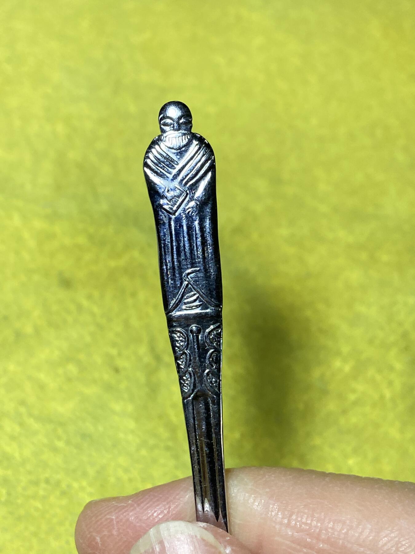 2025年第一百二十七场(总第一百五十三场）外国好品章牌、散币(免佣金) 欧洲不锈钢材质餐勺