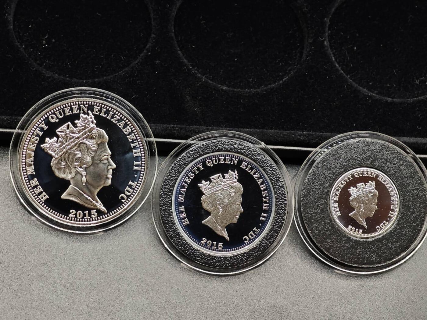 【淘币小摊】实时拍第七百九十五拍   银币套币场   满百包邮可预留二周 每周一统一发货   （罕见）特里斯坦-达库尼亚群岛（英属）2015年1/2/5英镑精制套币 伊丽莎白二世（统治期最长的君主） 总共52.78克925银 发行量499套 盒证全