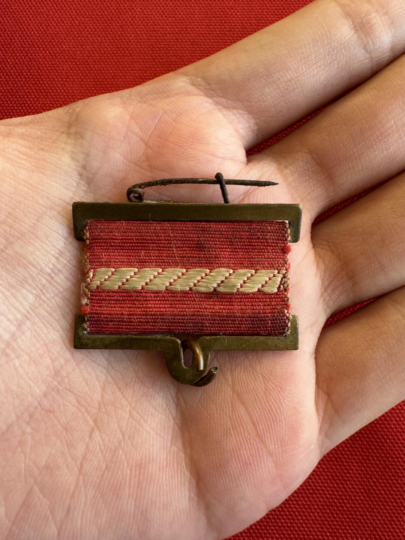 五哥徽章群   11号周二晚上八点4群联拍 上挂