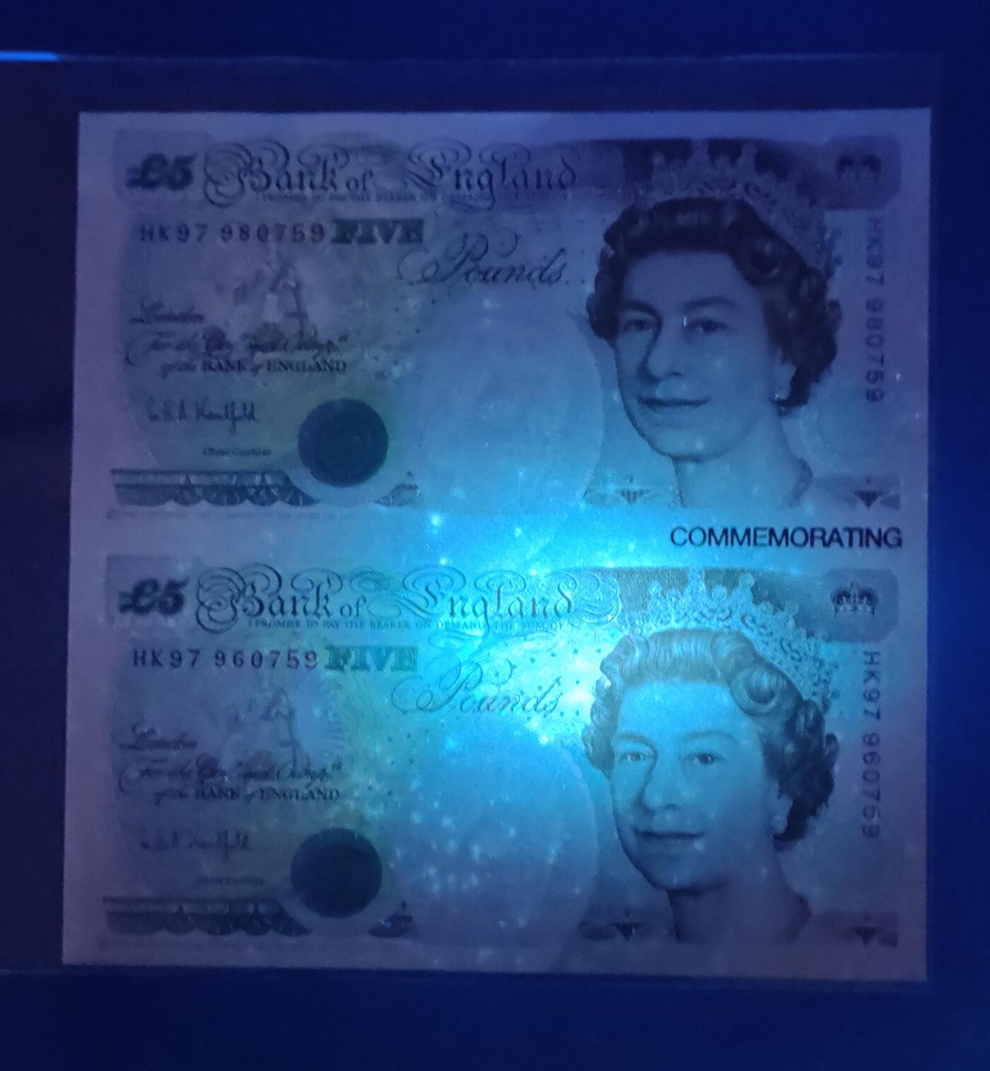 中外各国钞、纪念钞、券专场（第三十三场） 英国5镑97香港回归纪念双联全新老纸钞欧洲钱币 灯下有斑 介意勿拍