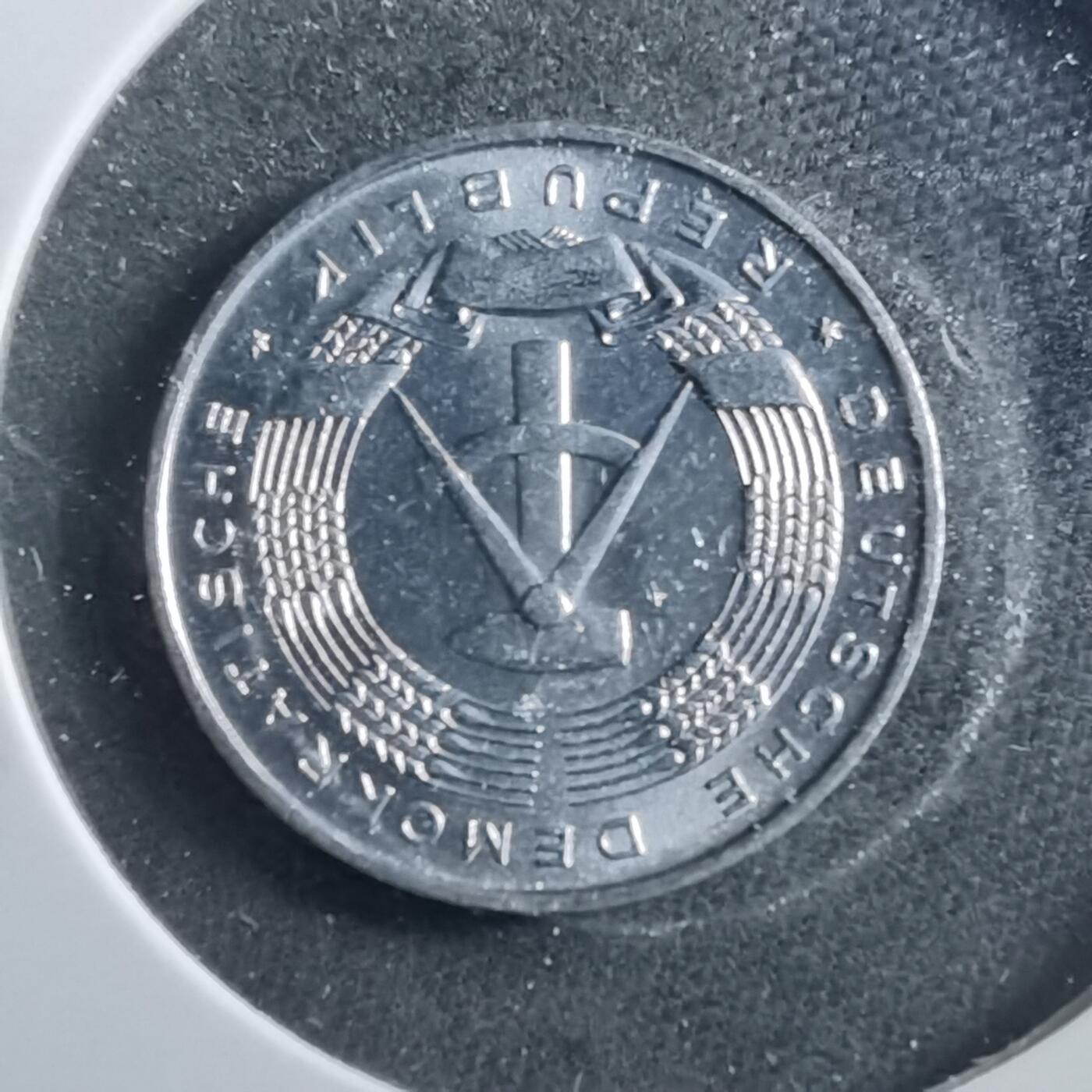 沼泽如烟--第899场 东德1968年1芬尼