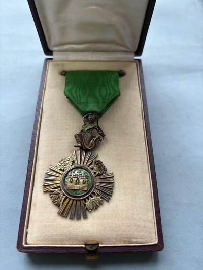 盛世勋华——号角文化勋章邮票专场拍卖第288期 - 柬埔寨骑士级索瓦塔拉皇家勋章 银制早期版 法国生产 带原盒 （授予在农业、经济和公共工程领域做出杰出贡献的人士）