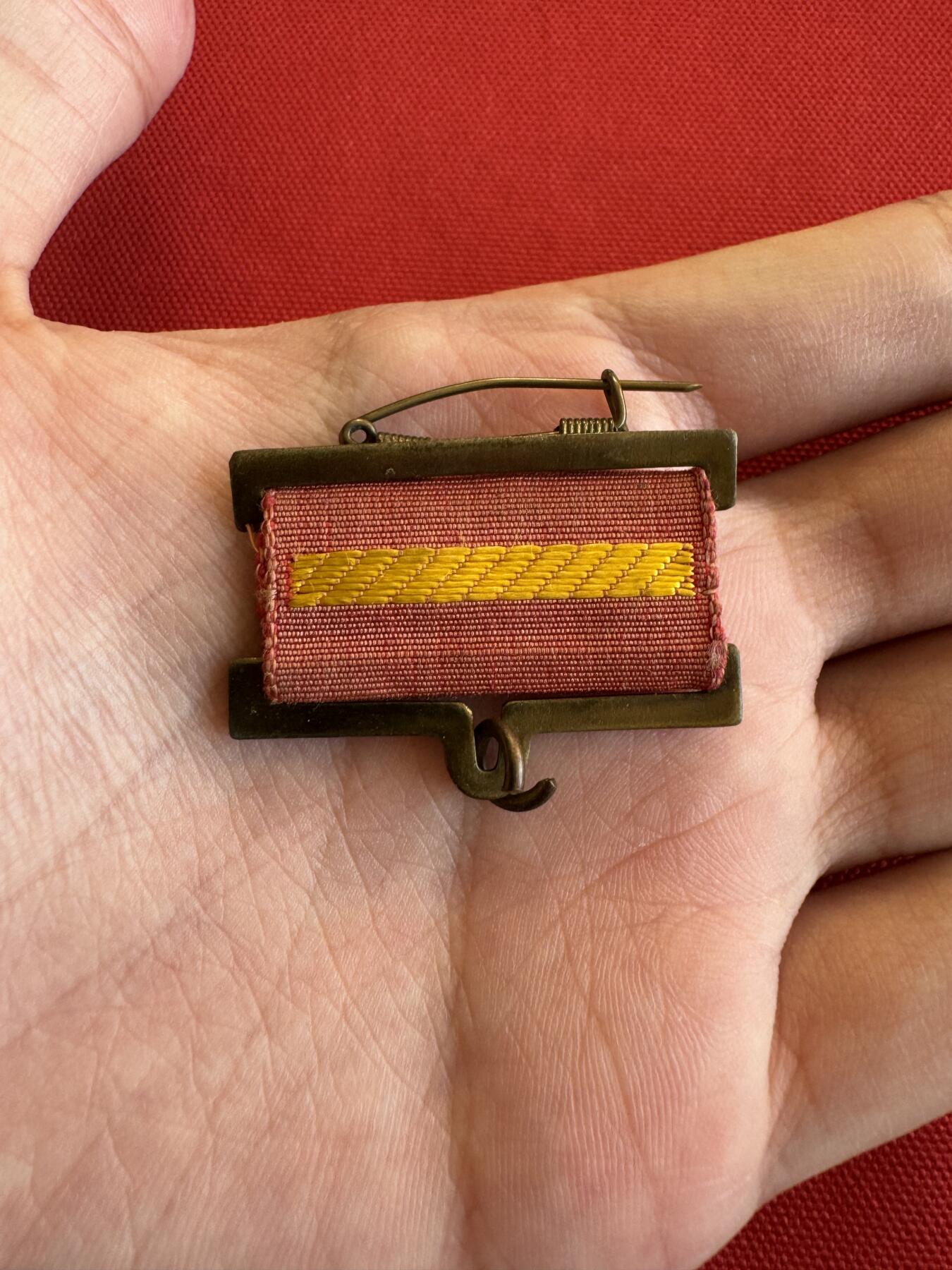 五哥徽章群   11号周二晚上八点4群联拍 上挂