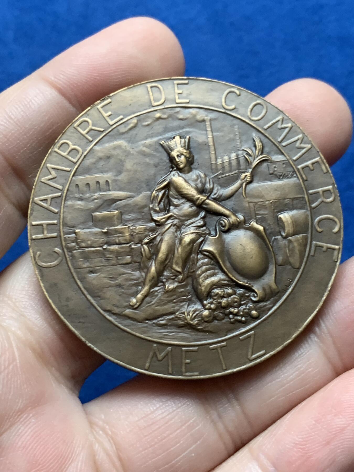 《竞宝斋》第437场 周日，周一2场连拍 （全场包邮） 法国梅斯洛林地区城市纪念铜章 62.7克 49.8mm 丰饶角铜标 带盒 盒子有损