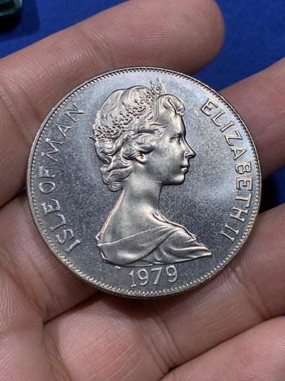 《竞宝斋》第437场 周日，周一2场连拍 （全场包邮） 1979年马恩岛货币300周年1克朗纪念币 带盒