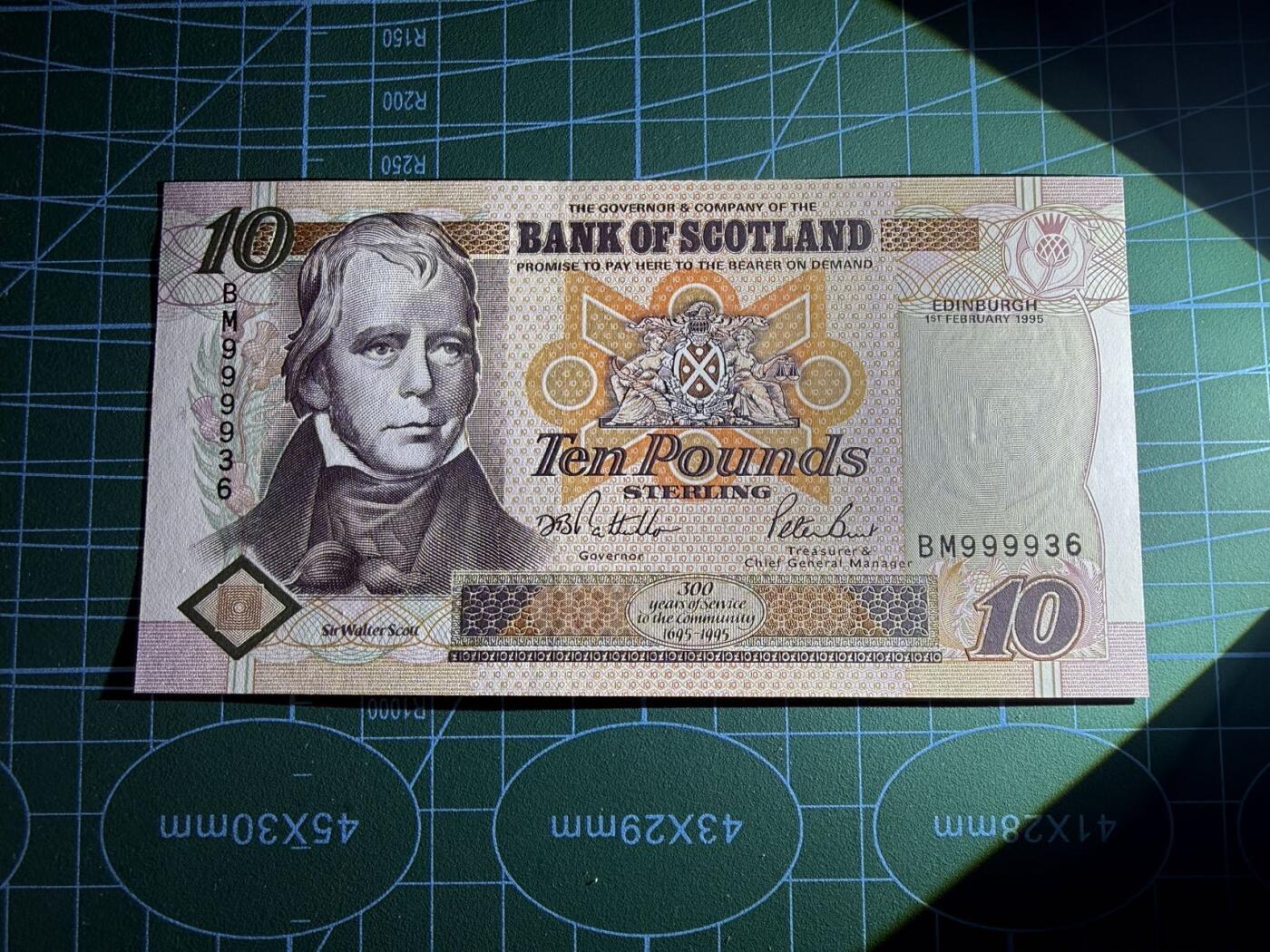 【炜奕收藏】，第五十期 1995年苏格兰银行10镑，UNC品相，号码无47狮子头，首发年关门号非常少见