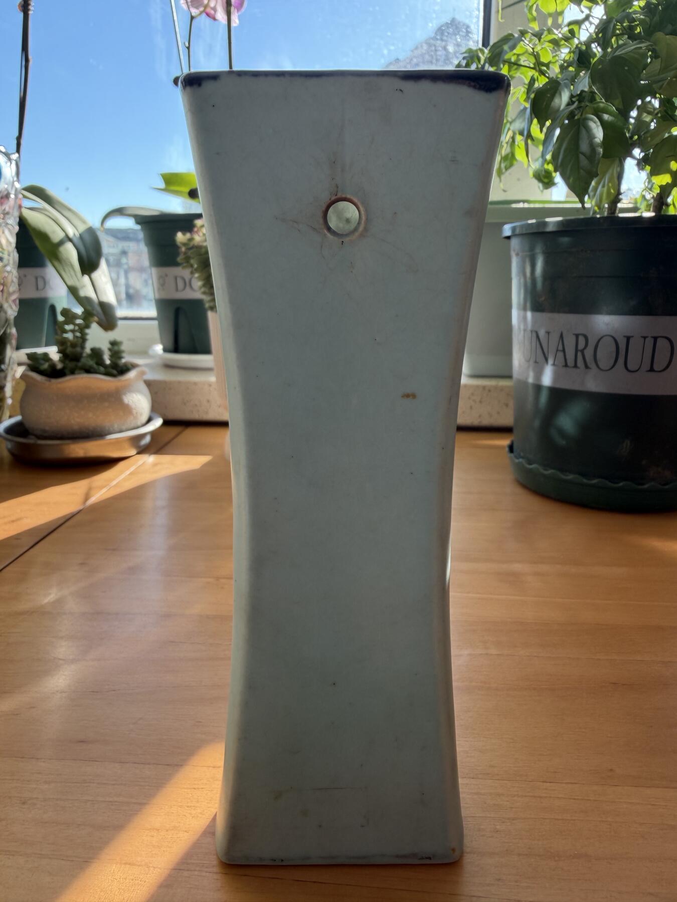 海外回流精品拍卖11.16 日本回流筷子笼-尺寸：高18cm，口宽6.7cm。