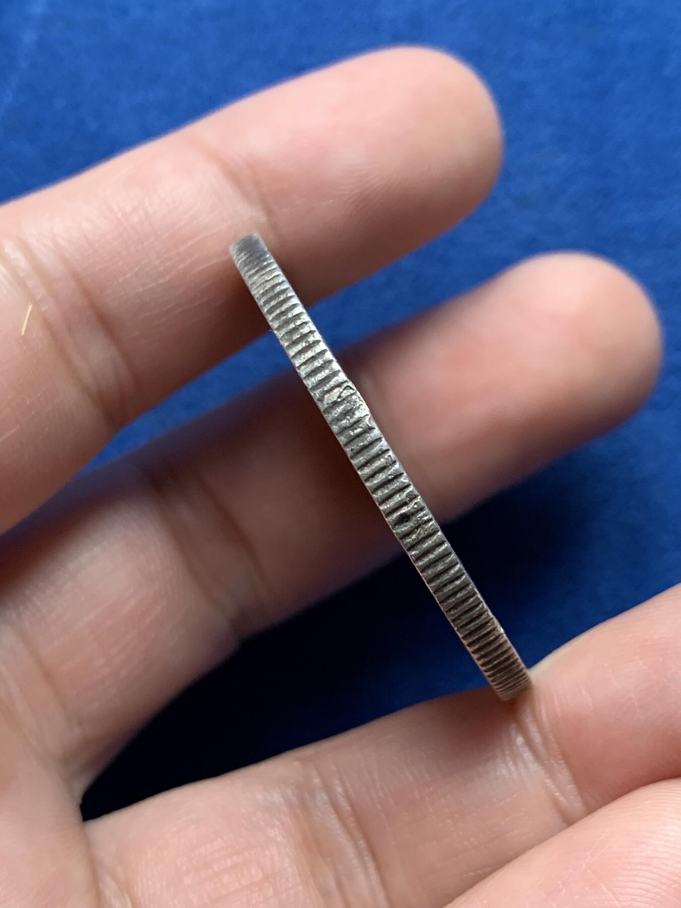 《竞宝斋》第437场 周日，周一2场连拍 （全场包邮） 加重版 法属印支坐洋1885年首年（开门年）1皮亚斯特银币 底板有腐蚀