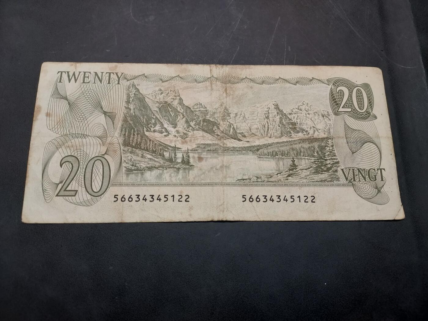 博彦收藏  11月15日 8点 钱币专场 加拿大 女皇20元 流通品 有字迹等