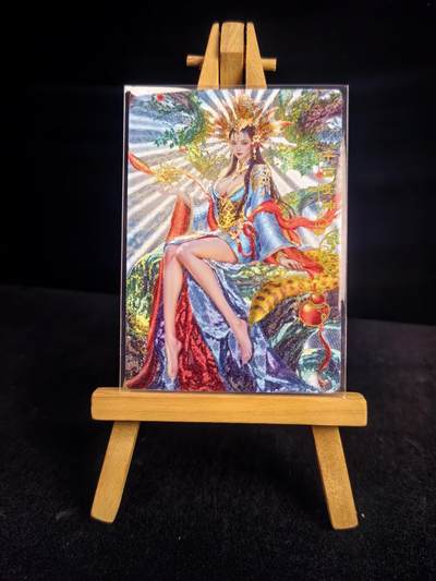 无佣金 不寄存 不收拍 链接少 我只是一个小小的卡牌收藏玩家  满150包邮非偏远  需要多宫大佬请私聊 部分卡牌设有底价（不想玩的那么累，即使有底价也会比市场价便宜的多，懂的自然懂） 拒绝小号抬价 大家放心拍 所有拍品部分套有卡膜 部分卡牌多宫 自制卡牌 不包厂瑕 放大镜 品控 勿拍 流拍商品会循环 感谢大家支持 留个关注 不定时上新 谢谢 - 奇点卡牌 ◤玄灵谱◥  西王母-冷烫