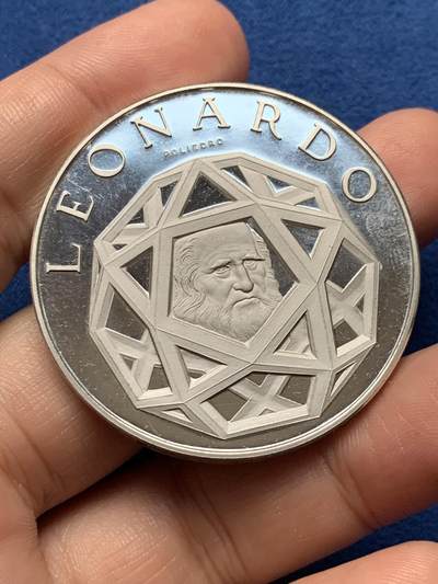 《竞宝斋》第437场 周日，周一2场连拍 （全场包邮） 两枚一组 达芬奇纪念章，44mm，铜质(34.9克)和镀银(34.4克)。