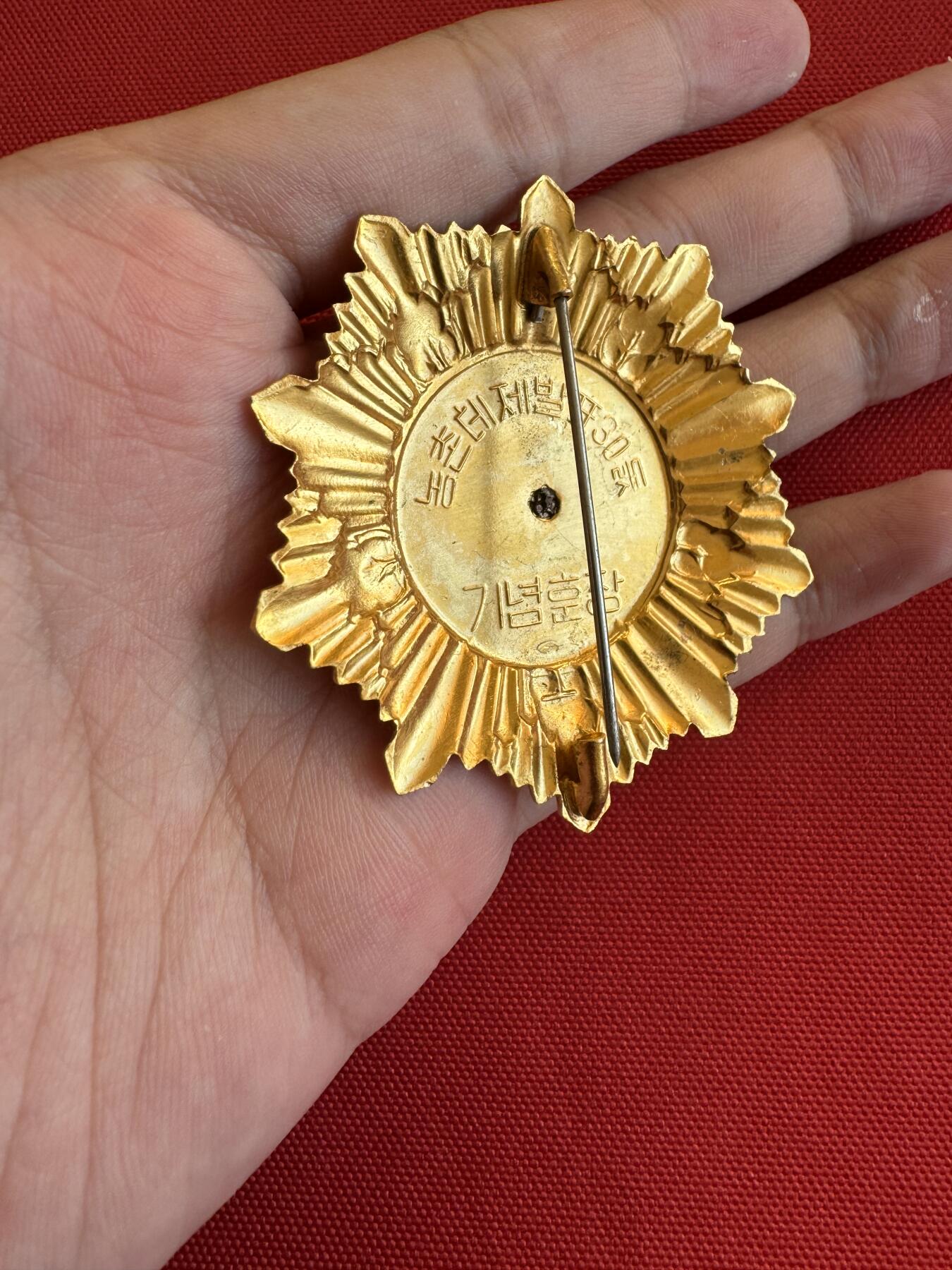 五哥徽章群   11号周二晚上八点4群联拍