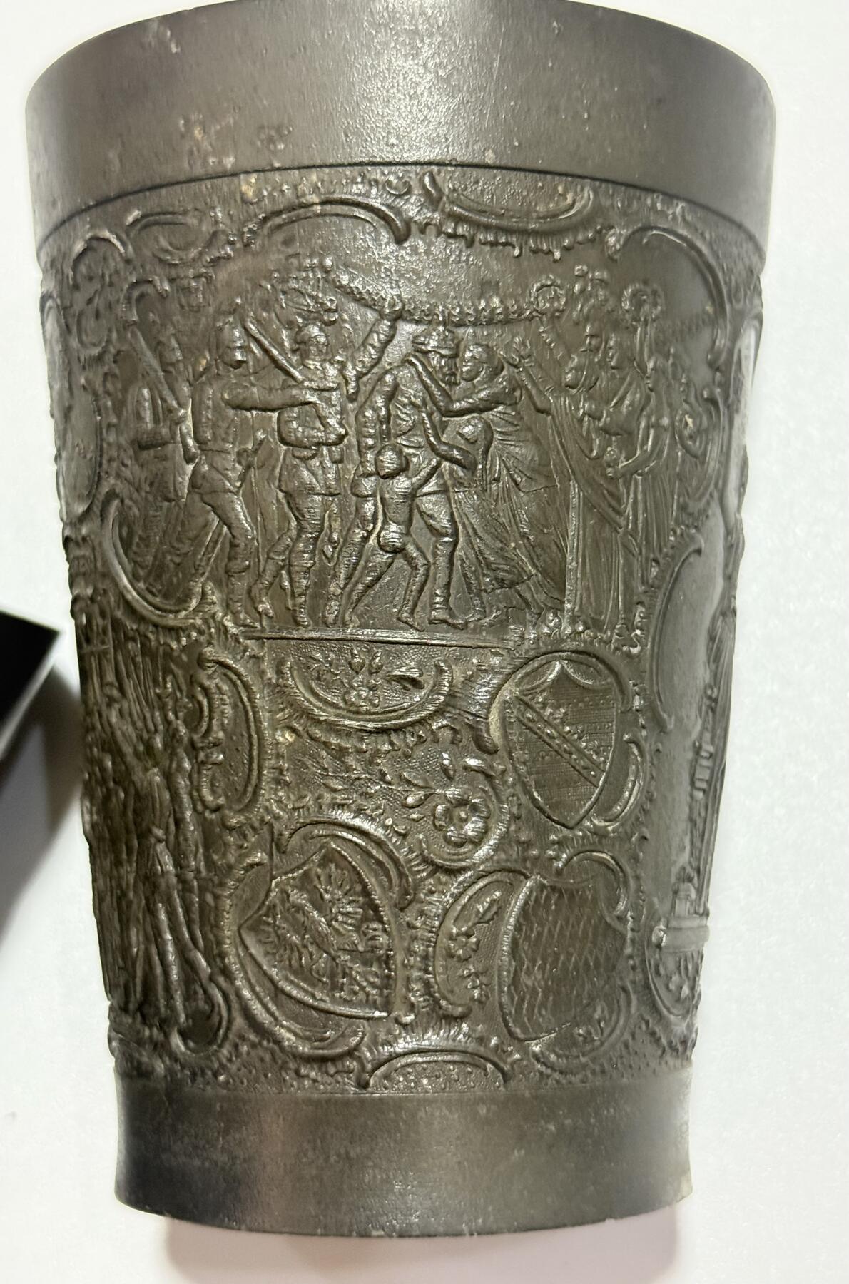 韵星假日精品2025秋季军品类拍卖会-- Rimey Holidays Boutique 2025 Autumn Militaria Sale 德意志第二帝国兴登堡威廉一世凡尔赛宫加冕为皇帝纪念杯（详情介绍）