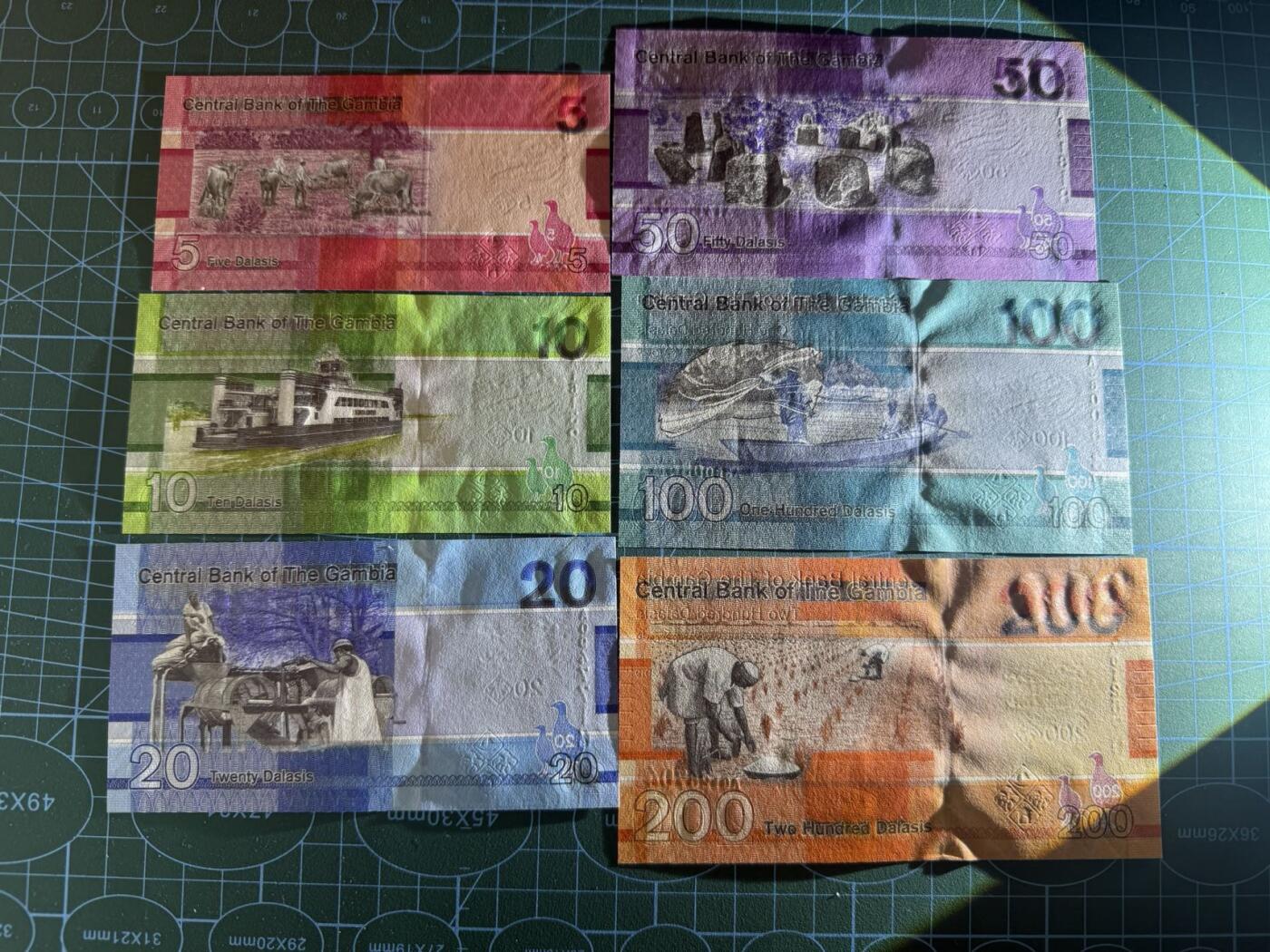 【炜奕收藏】，第五十期 冈比亚5-200达拉西，UNC品相，除5达拉西外其余均为A冠