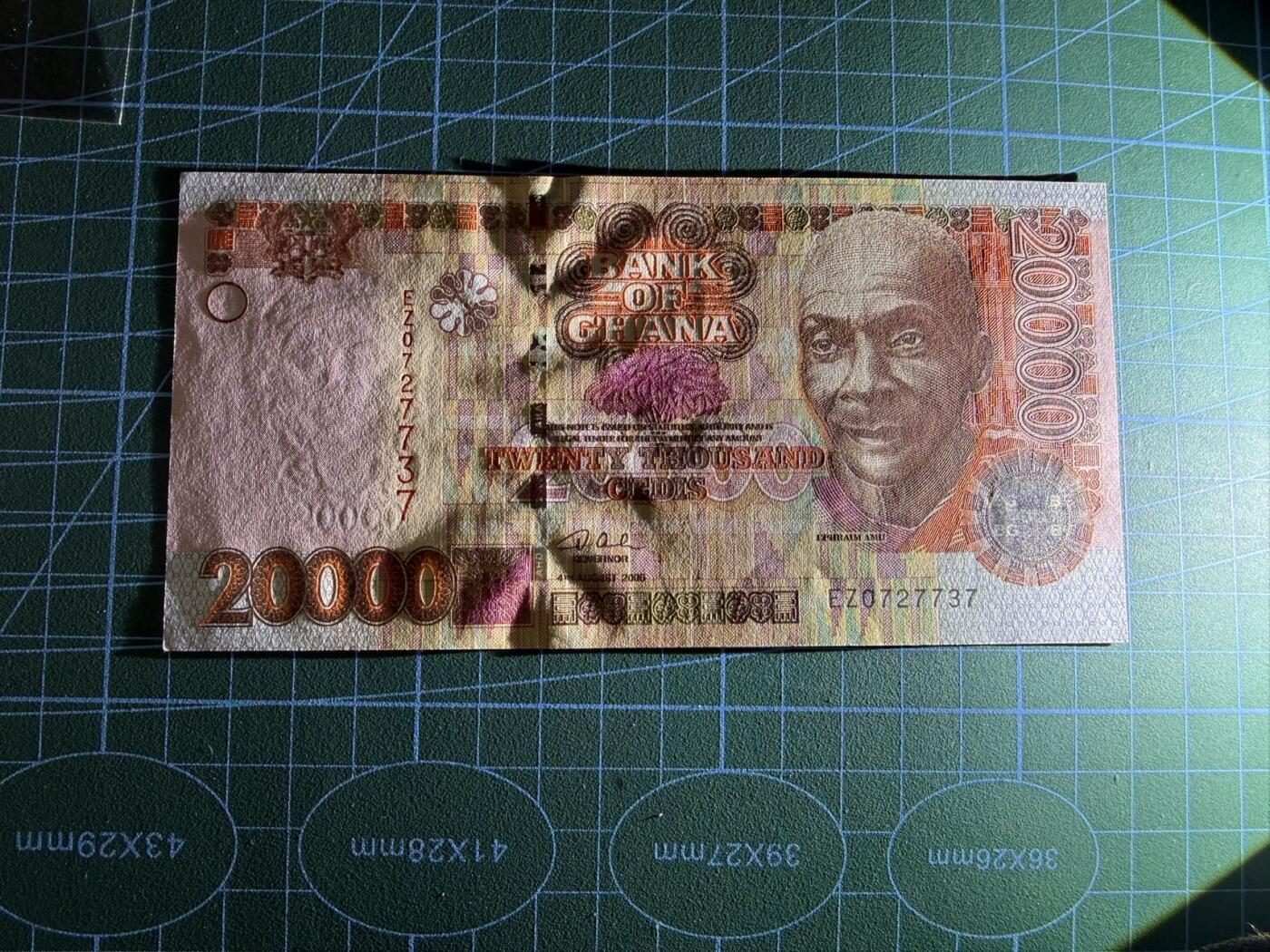 【炜奕收藏】，第五十期 2006年加纳20000塞地，UNC品相