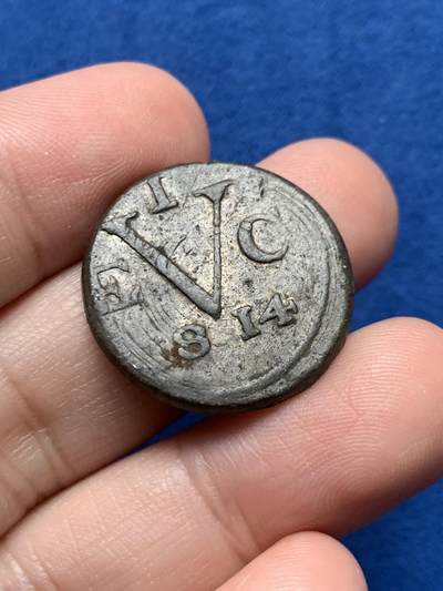 《竞宝斋》第437场 周日，周一2场连拍 （全场包邮） - 英属东印度公司爪哇岛锡币，拿破仑战争时期，1814年英属东印度公司占领爪哇岛所打制发行的货币，正面：东印度公司标记VEIC 缩写标记，年份1814，背面：面值1 Duit，热带地区外加材质好品保存不易，少见品种。