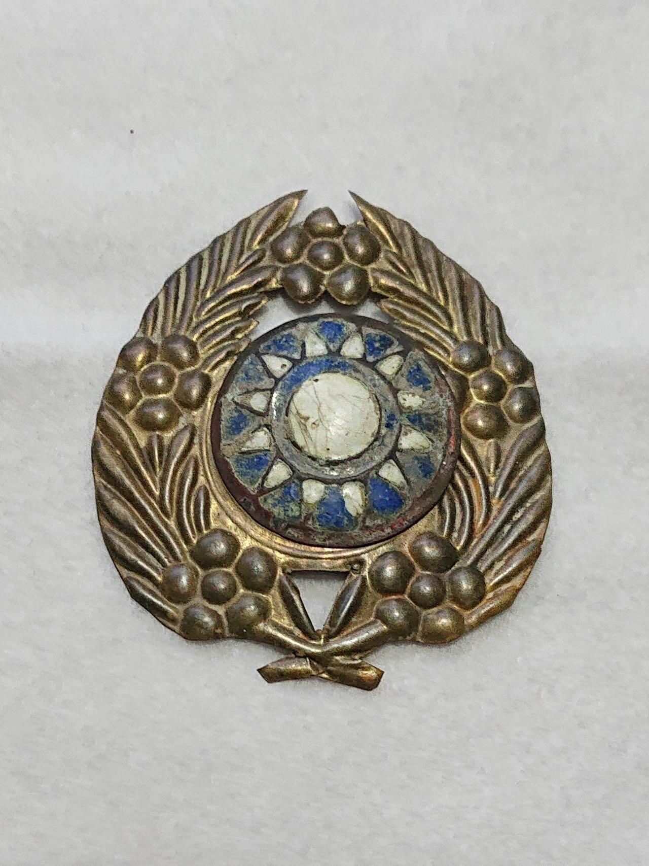 【第壹場】近代勋奖章徽章服饰杂项专场 民国陆军铜质珐琅帽徽