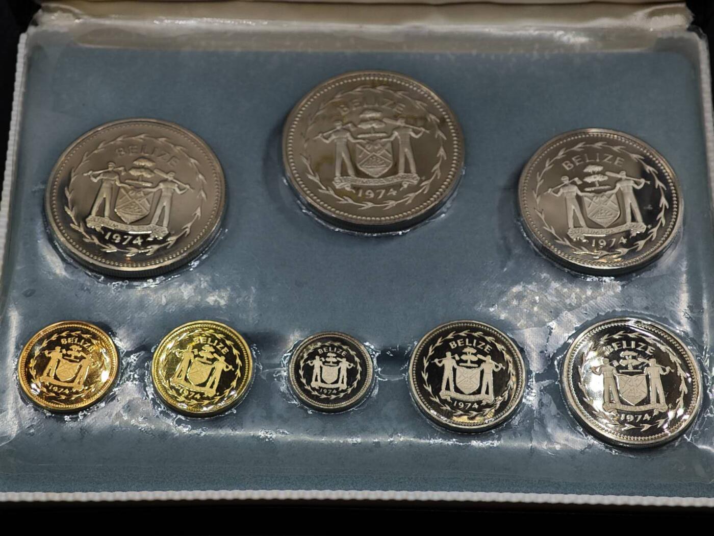 【淘币小摊】实时拍第七百九十五拍   银币套币场   满百包邮可预留二周 每周一统一发货   伯利兹1974年精制套币原盒原证