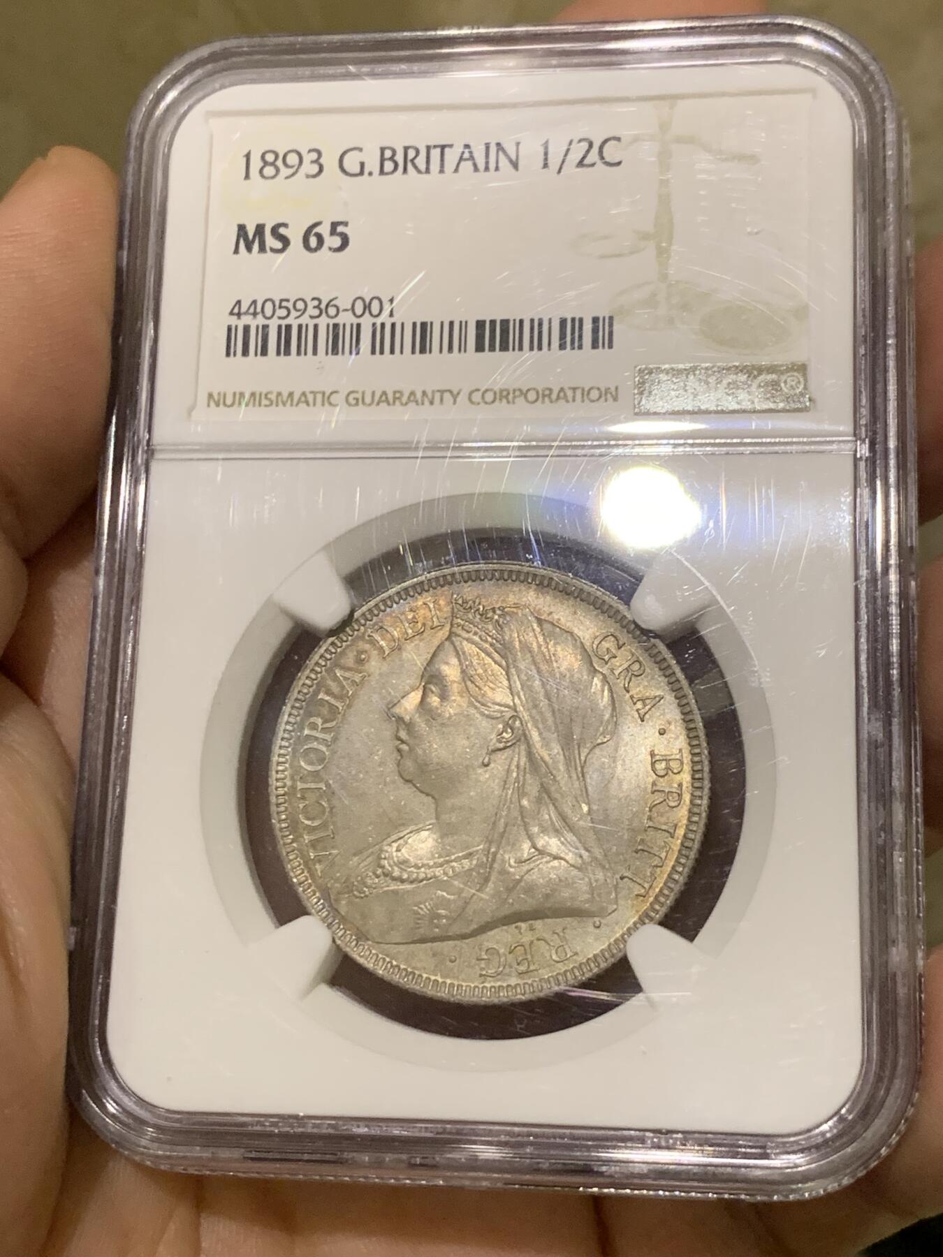 《竞宝斋》第437场 周日，周一2场连拍 （全场包邮） NGC MS65 英国 1893年 维多利亚披纱半克朗银币 香槟色包浆 细节非常不错