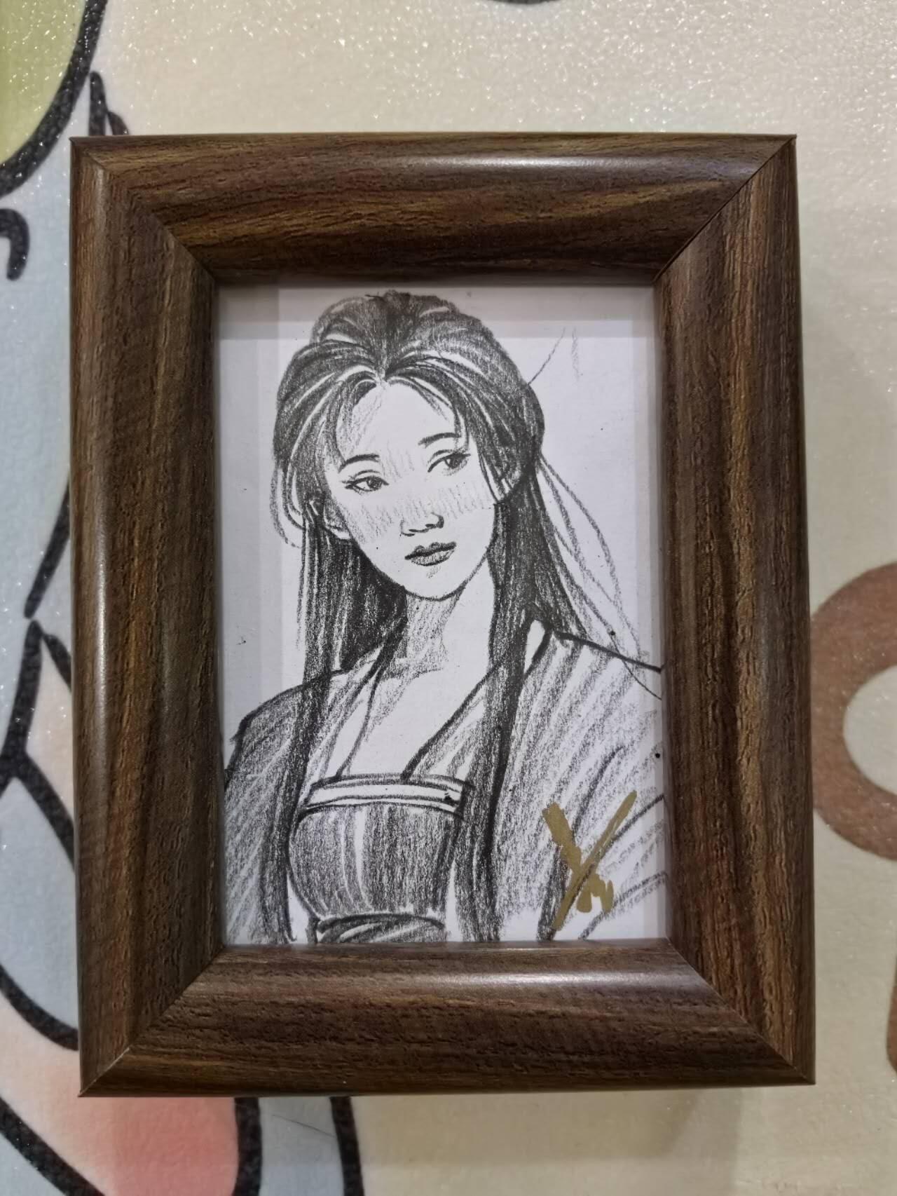 丫丫卡拍第17期（11月18日22点截拍） 【亲签简绘】小乔《墨一》尺寸：10.5*13.5适合摆台