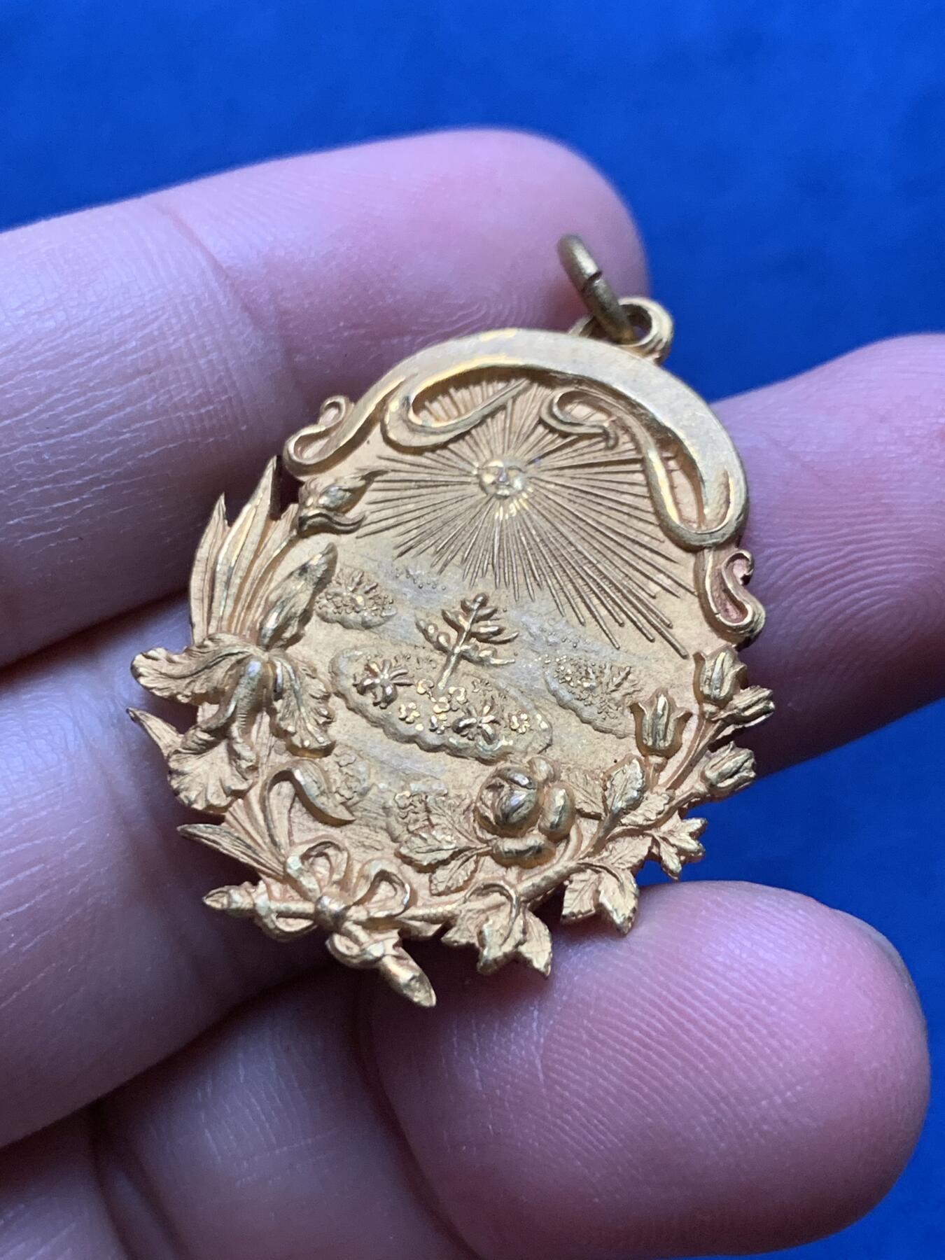 《竞宝斋》第437场 周日，周一2场连拍 （全场包邮） 1902年法国josse ten noode缤纷花车巡游镀金纪念章 7.38克 27.3*34.2mm