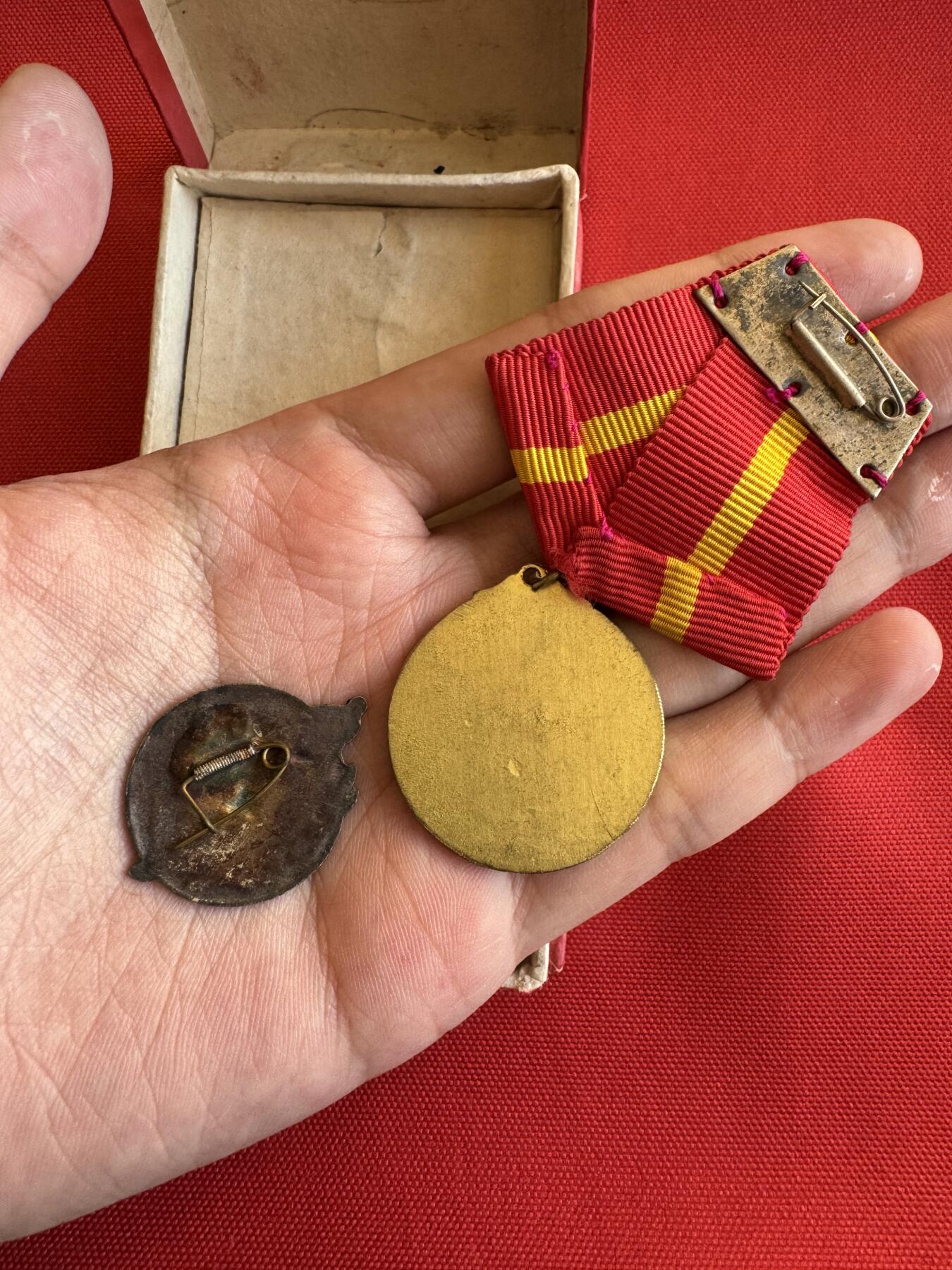 五哥徽章群   11号周二晚上八点4群联拍