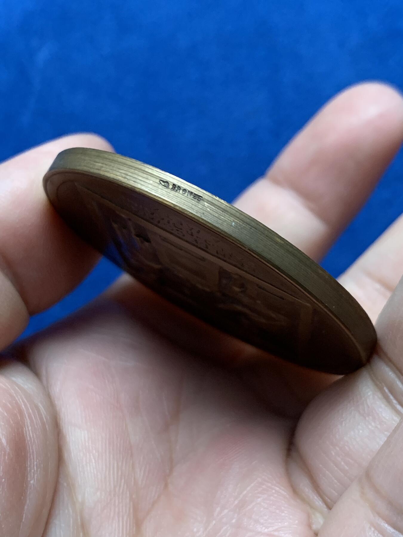 《竞宝斋》第437场 周日，周一2场连拍 （全场包邮） 法国梅斯洛林地区城市纪念铜章 62.7克 49.8mm 丰饶角铜标 带盒 盒子有损