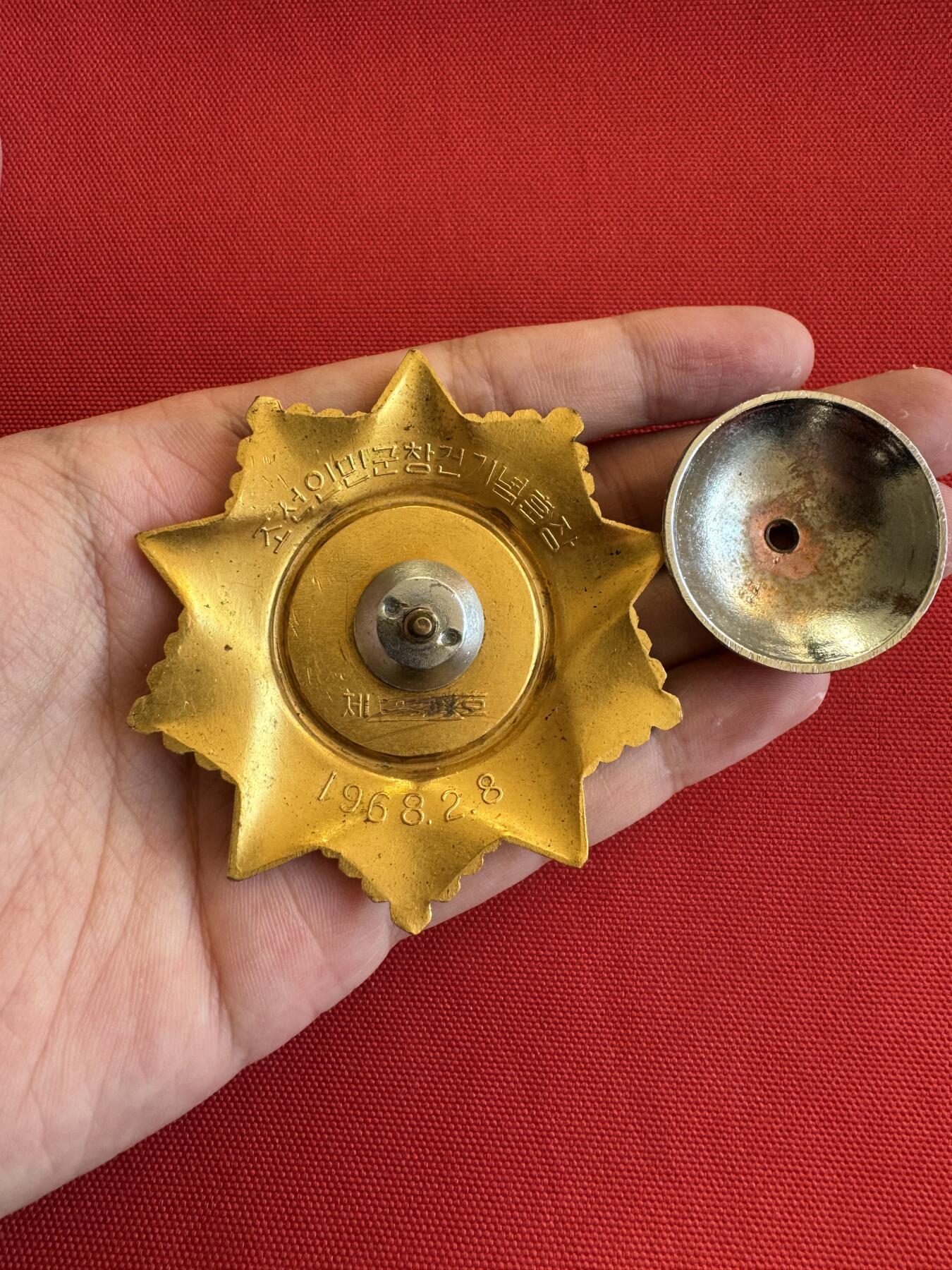 五哥徽章群   11号周二晚上八点4群联拍