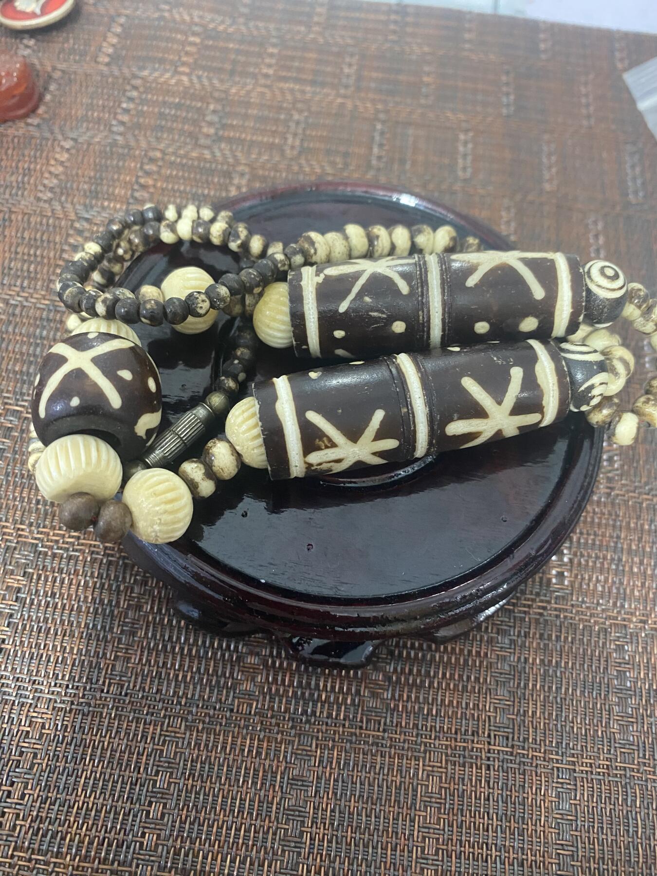 江南站杂件场 牦牛骨老珠串