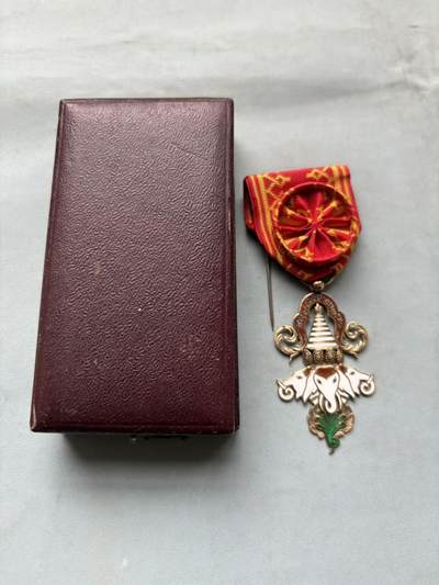 盛世勋华——号角文化勋章邮票专场拍卖第288期 - 老挝王国军官级万象及白伞勋章 带原盒 法国定制版 银制 少见