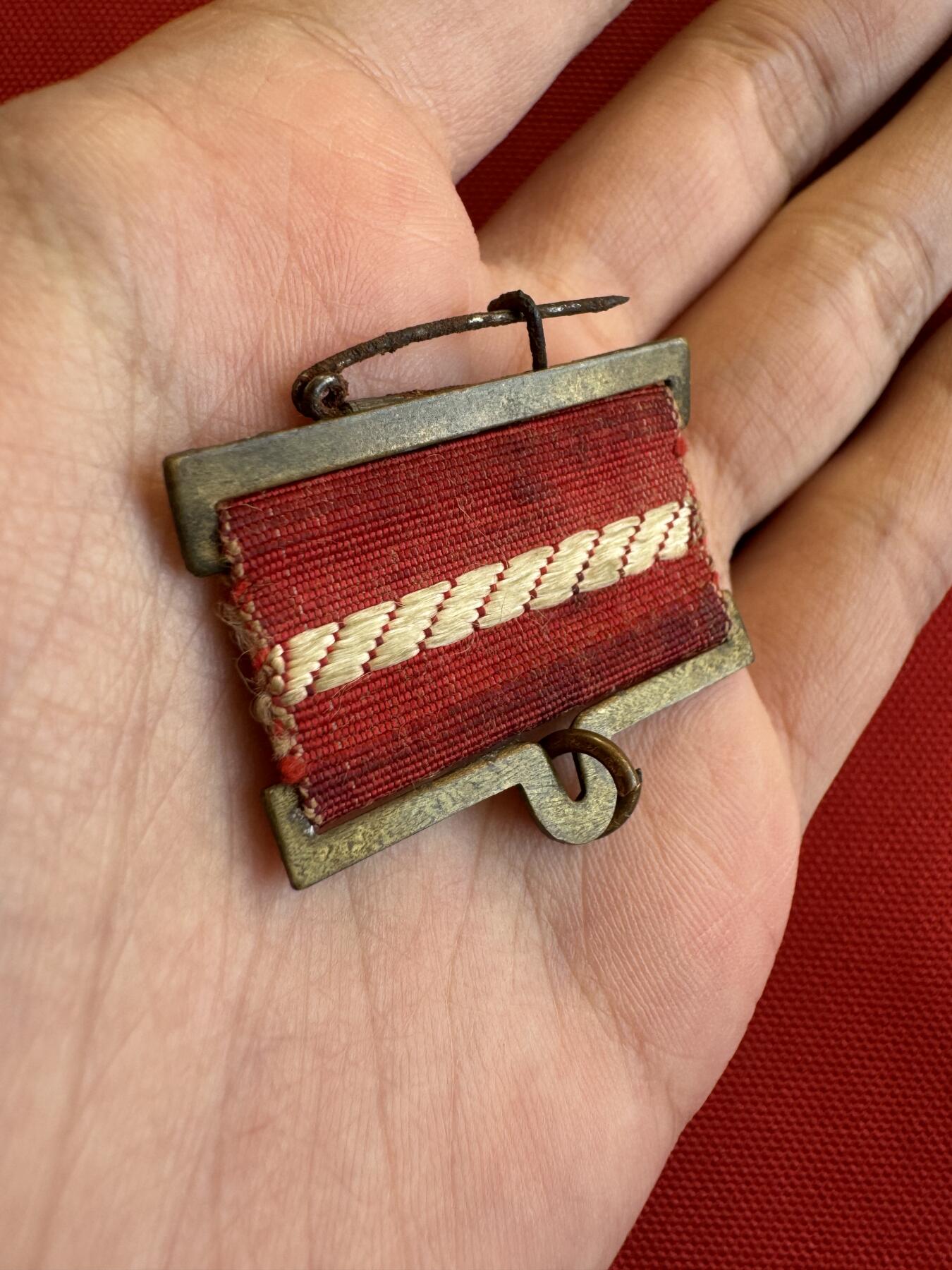 五哥徽章群   11号周二晚上八点4群联拍 上挂