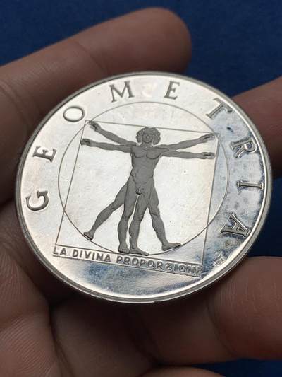 《竞宝斋》第437场 周日，周一2场连拍 （全场包邮） 两枚一组 达芬奇纪念章，44mm，铜质(34.9克)和镀银(34.4克)。