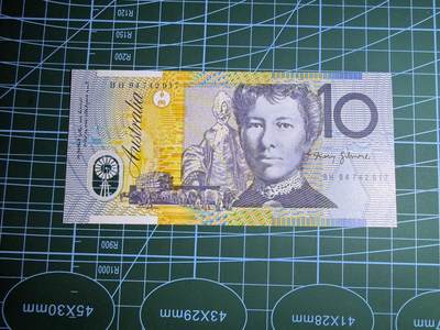 【炜奕收藏】，第五十期 - 1994年澳大利亚10元，UNC品相，早期年份