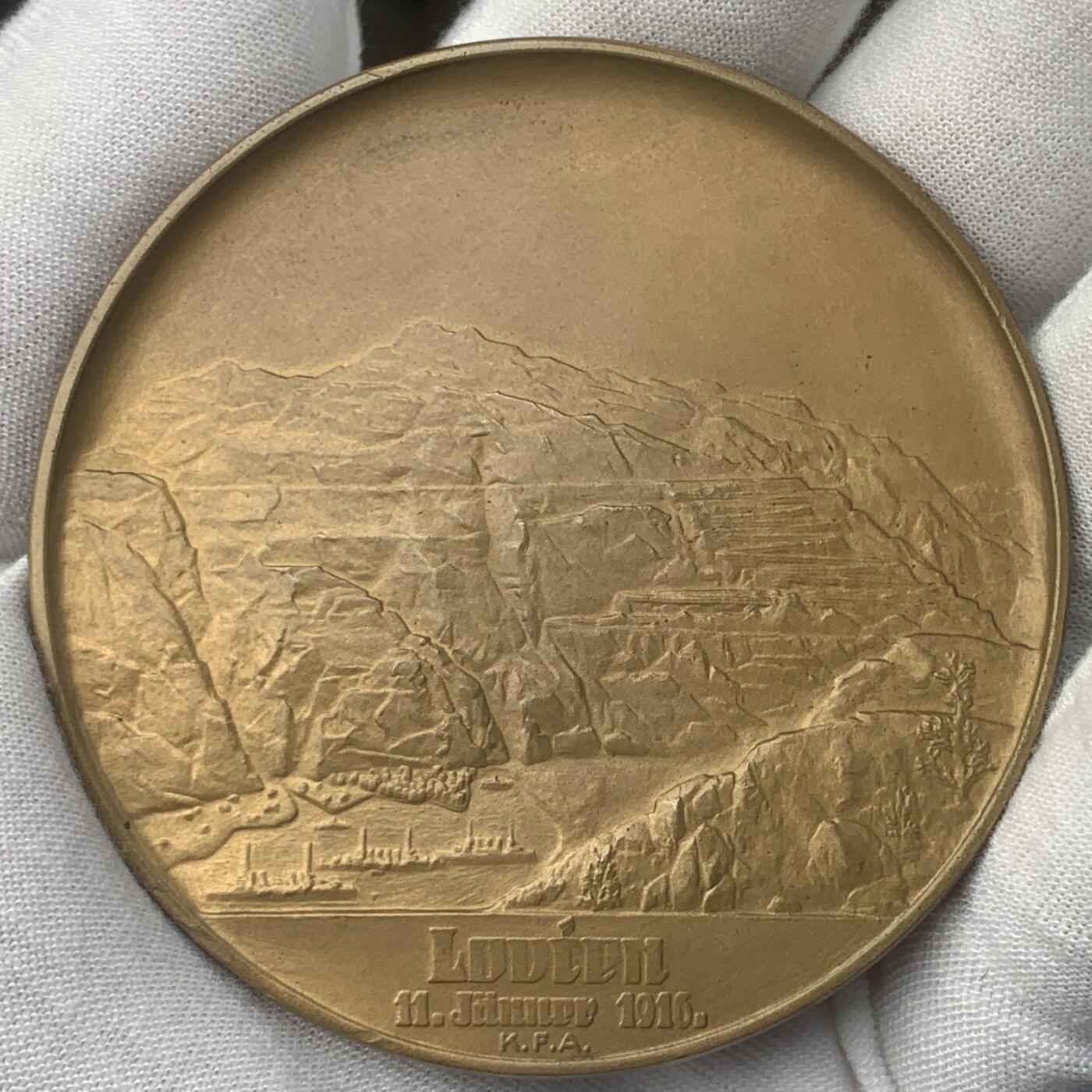 掌中浮雕-藏着的欧洲第041场 	1916年奥地利陆军总司令赫尔曼·科韦斯铜章，66mm