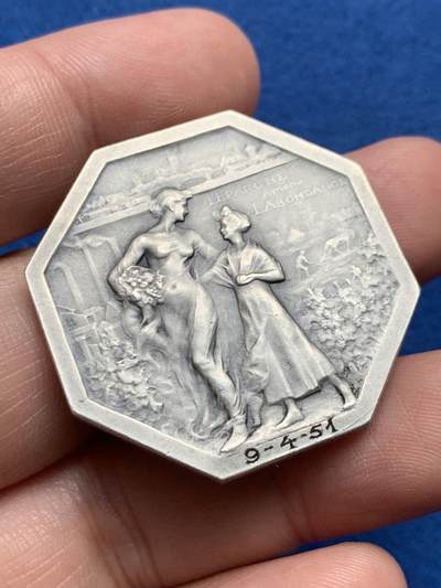 《竞宝斋》第437场 周日，周一2场连拍 （全场包邮） 法国花神八角银质代币，36MM，22.7克，野猪头菱形私厂标，铭文：储蓄银行舞者，储蓄带来财富