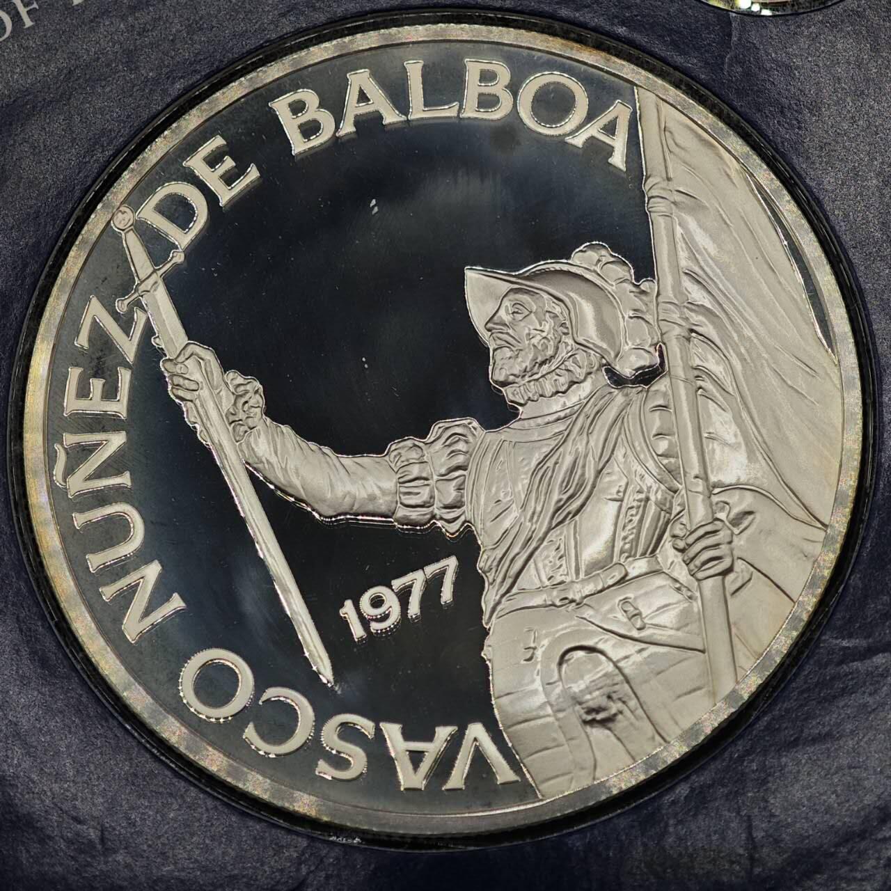 【淘币小摊】实时拍第七百九十五拍   银币套币场   满百包邮可预留二周 每周一统一发货   巴拿马1977年20B精制银币 重130克925银 纯银价1323