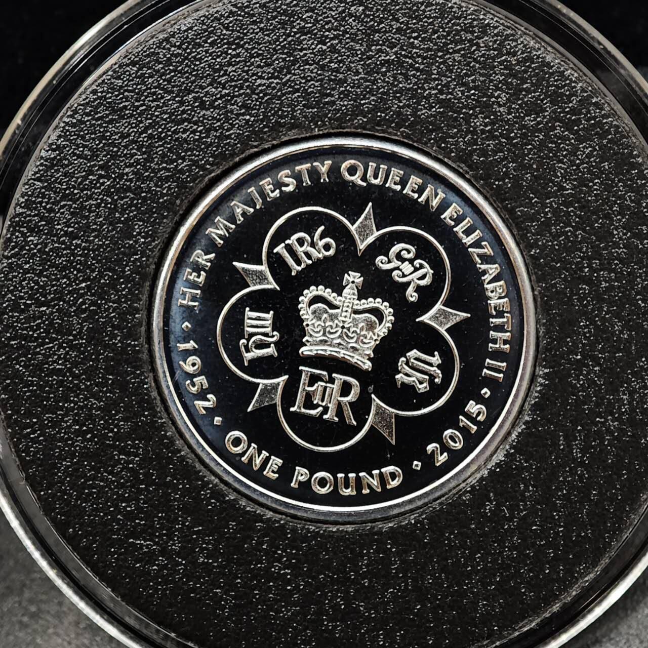 【淘币小摊】实时拍第七百九十五拍   银币套币场   满百包邮可预留二周 每周一统一发货   （罕见）特里斯坦-达库尼亚群岛（英属）2015年1/2/5英镑精制套币 伊丽莎白二世（统治期最长的君主） 总共52.78克925银 发行量499套 盒证全