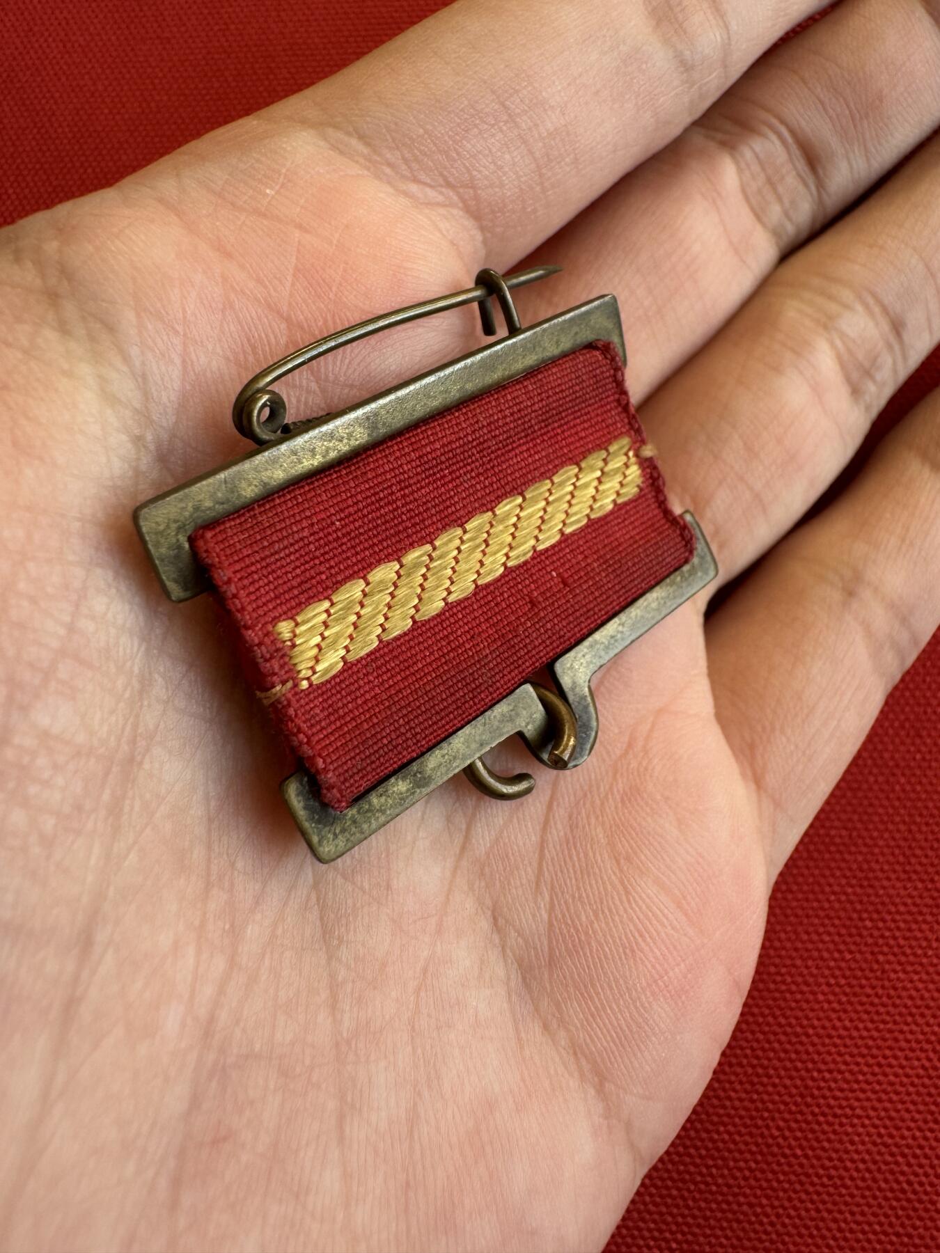 五哥徽章群   11号周二晚上八点4群联拍 全新上挂