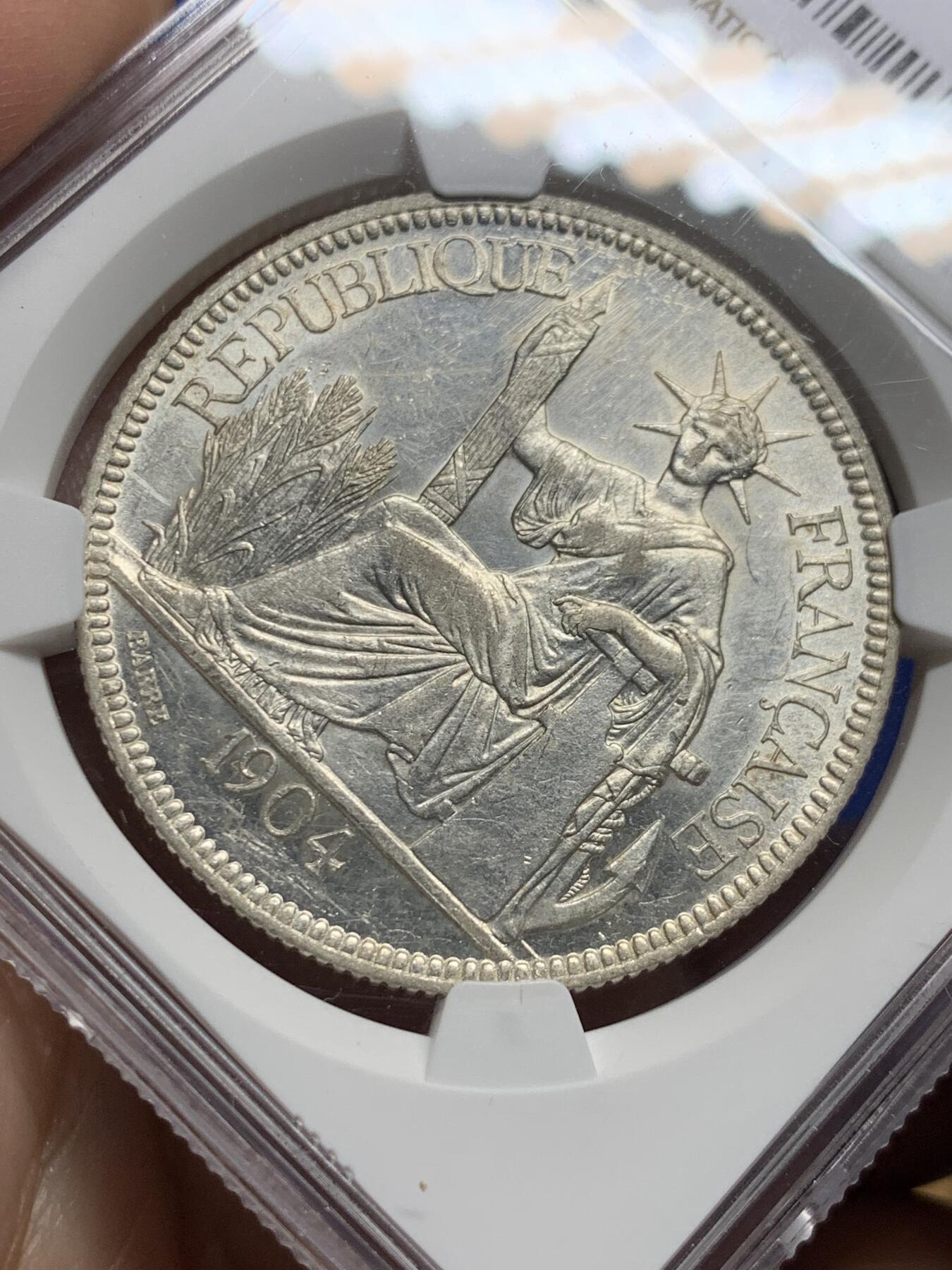 《竞宝斋》第437场 周日，周一2场连拍 （全场包邮） NGC UNCD 法属印支 1904年 坐洋 1皮阿斯特 银币