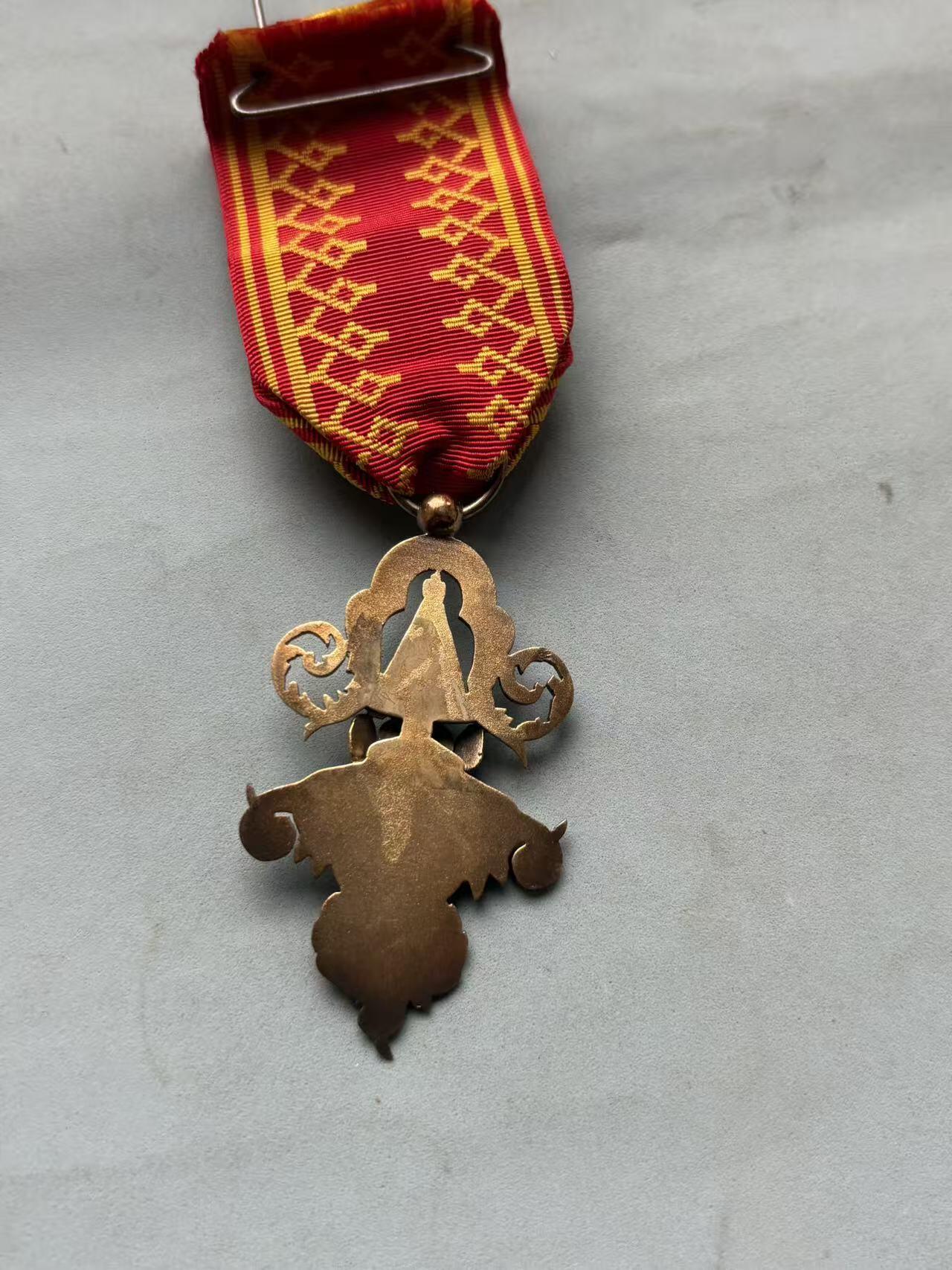 盛世勋华——号角文化勋章邮票专场拍卖第288期 老挝王国军官级万象及白伞勋章 带原盒 法国定制版 银制 少见