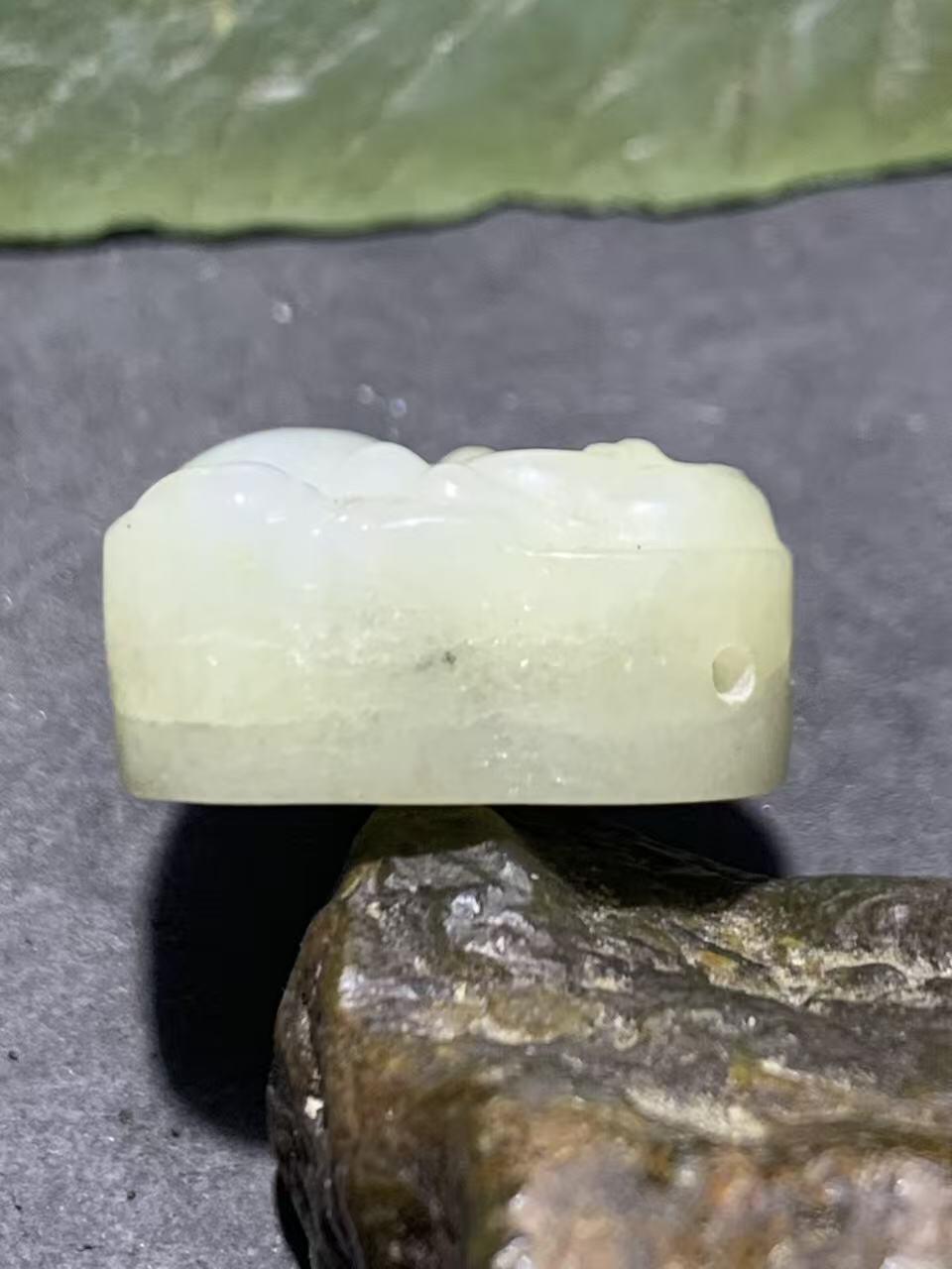 天然A货糯种翡翠雕刻通货弥勒佛吊坠一个！