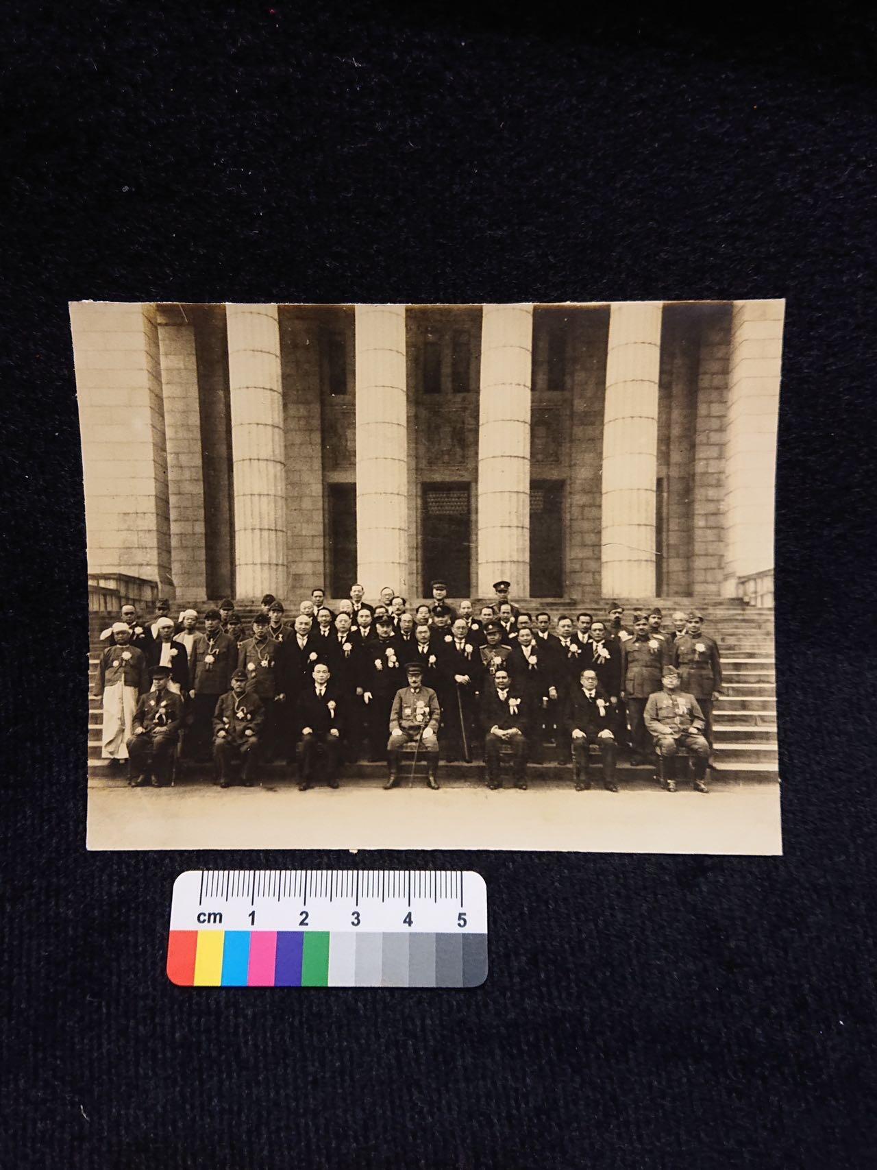 【第壹場】近代勋奖章徽章服饰杂项专场 抗战史料-大东亚会议原版老照片8帧