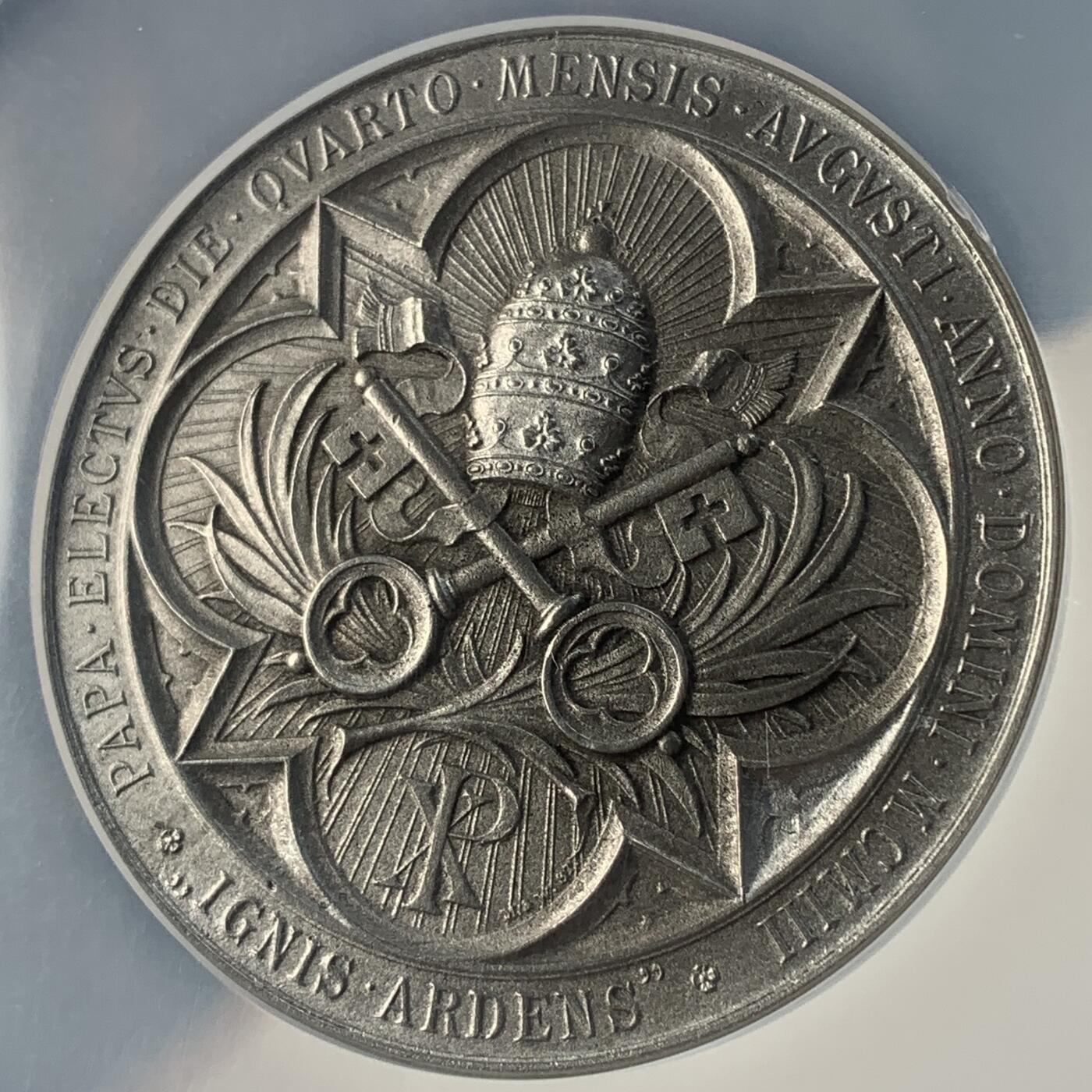 掌中浮雕-藏着的欧洲第041场 NGC MS65 : 1903年梵蒂冈教皇选举白色金属（局部镀金）纪念章，59mm