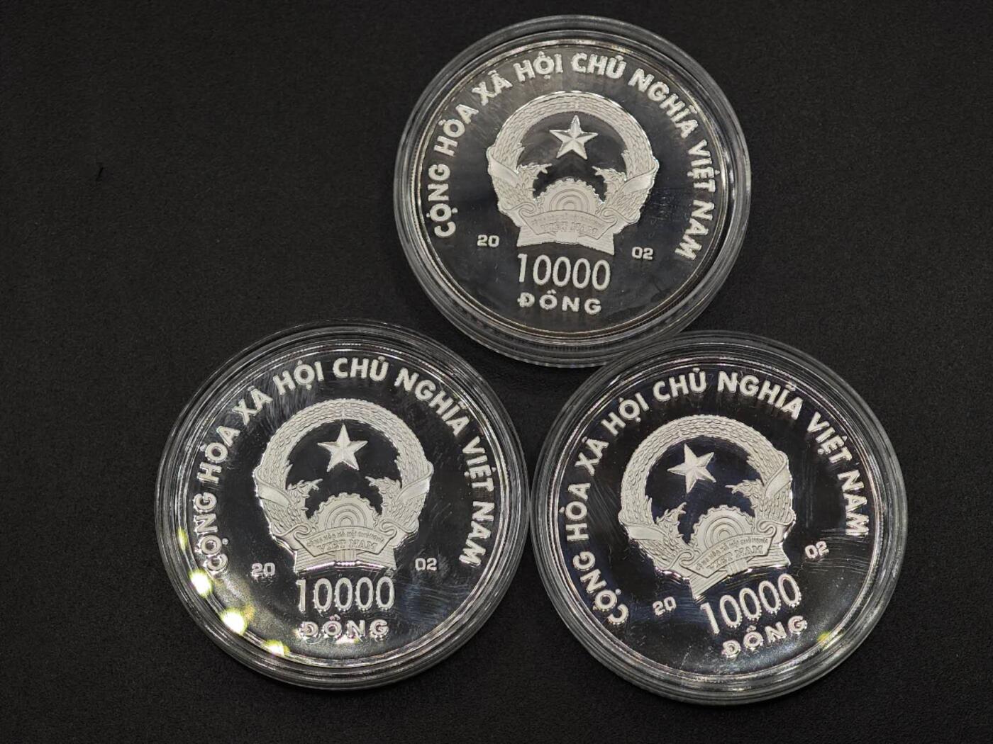 【淘币小摊】实时拍第七百九十五拍   银币套币场   满百包邮可预留二周 每周一统一发货   越南2002年马年生肖彩色精制银币3枚套原盒原证发行量3800套