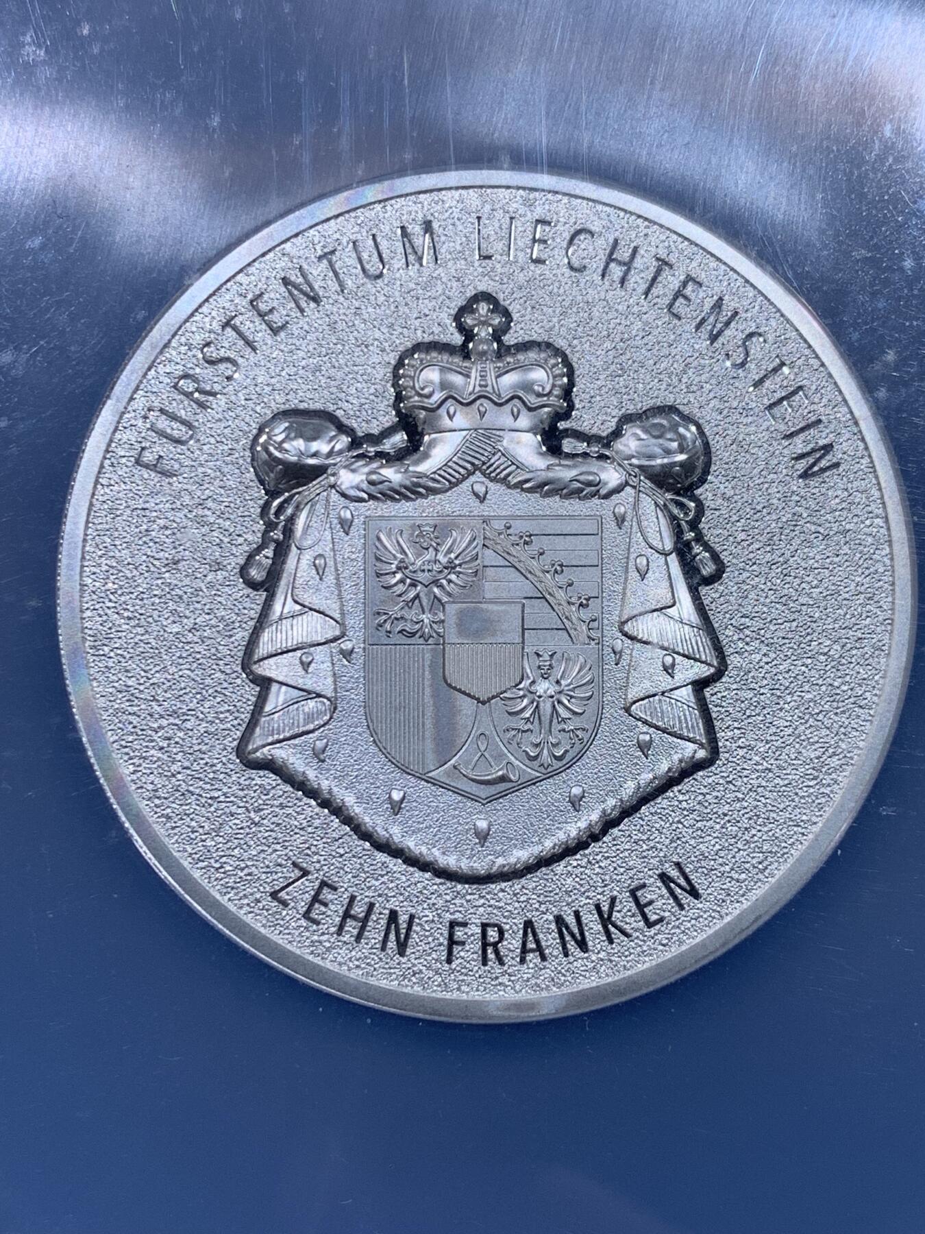 《竞宝斋》第437场 周日，周一2场连拍 （全场包邮） NGC MS70 列支敦士登2024年瑞士法郎诞生100周年 莱茵河谷 2盎司银币 首期蓝标 加大盒封装