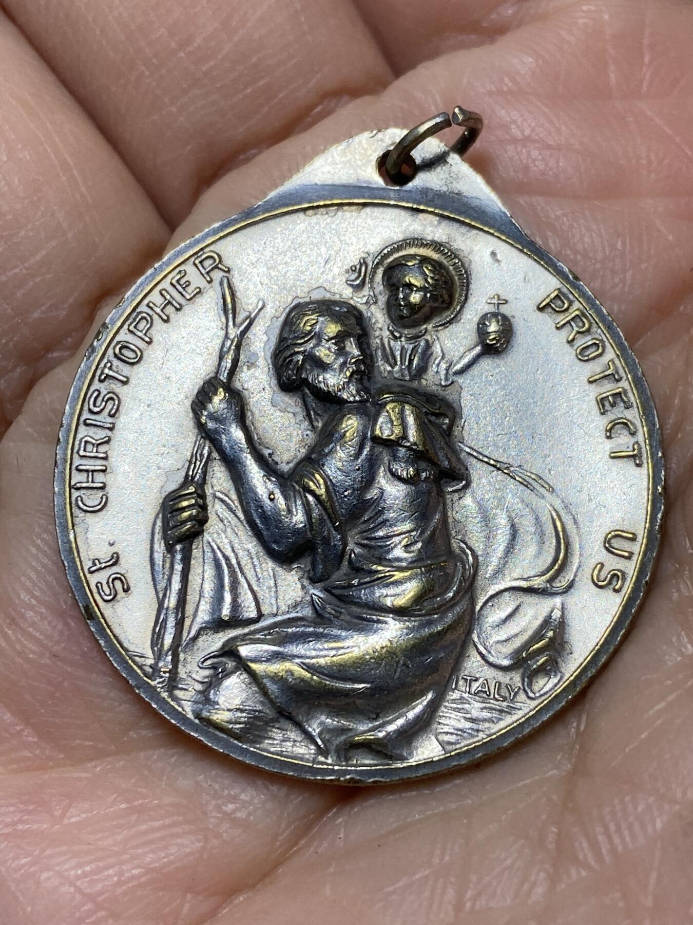 2025年第一百二十七场(总第一百五十三场）外国好品章牌、散币(免佣金) 精美镀银意大利制–梵蒂冈教皇保罗六世–圣克里斯托弗宗教纪念章，重15.57克