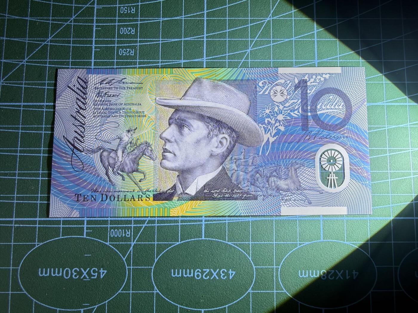 【炜奕收藏】，第五十期 1994年澳大利亚10元，UNC品相，早期年份