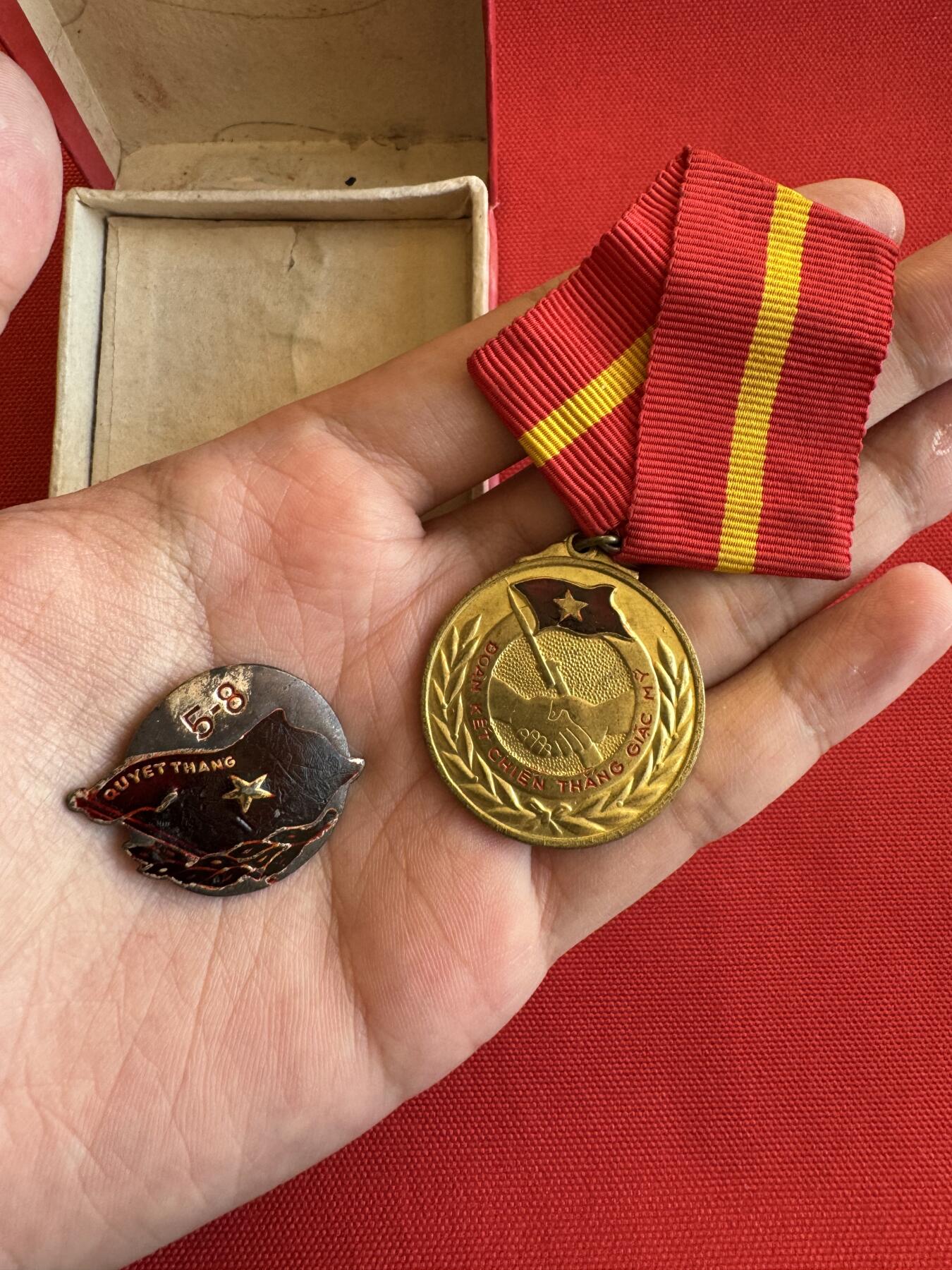 五哥徽章群   11号周二晚上八点4群联拍