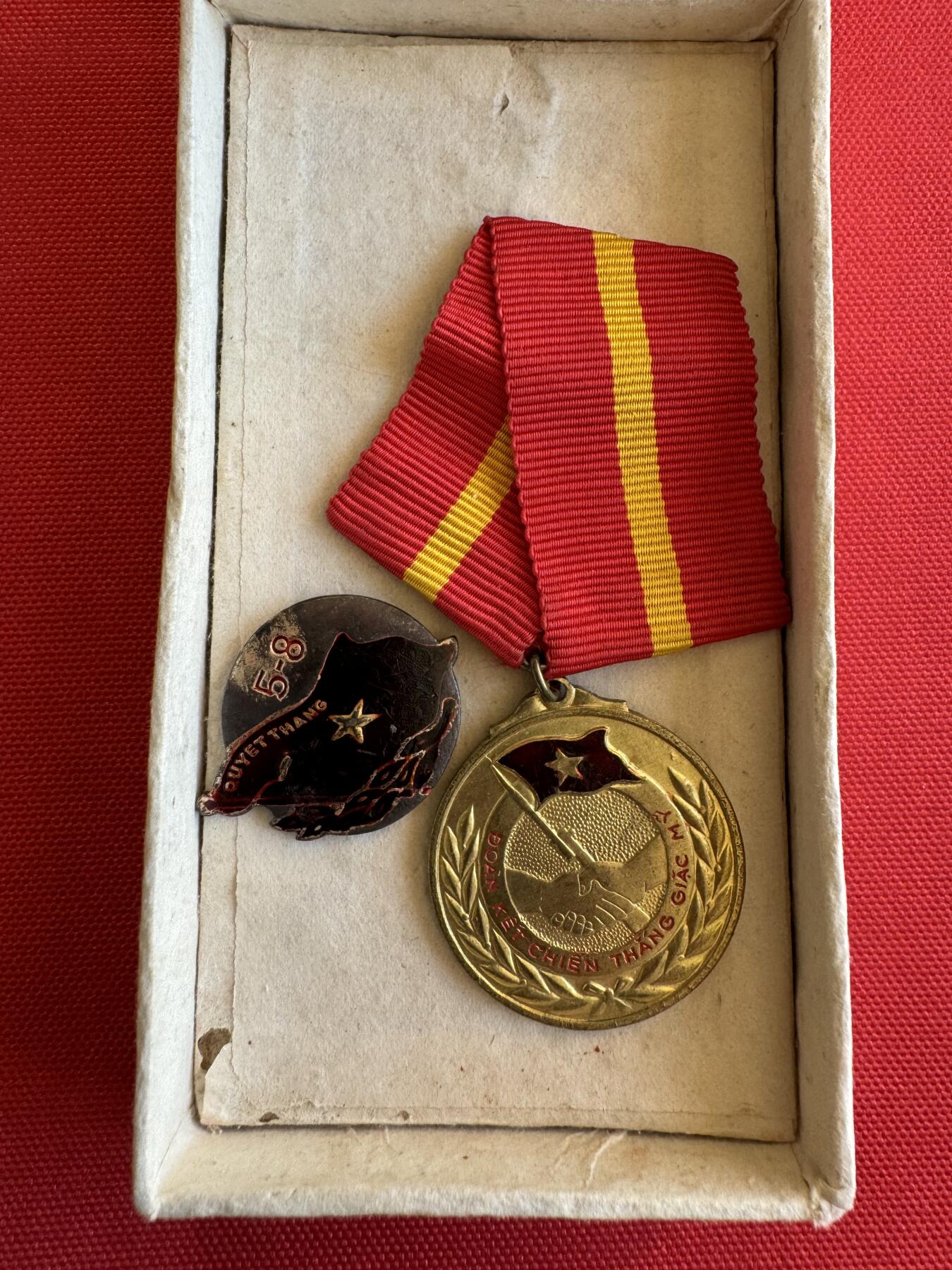 五哥徽章群   11号周二晚上八点4群联拍