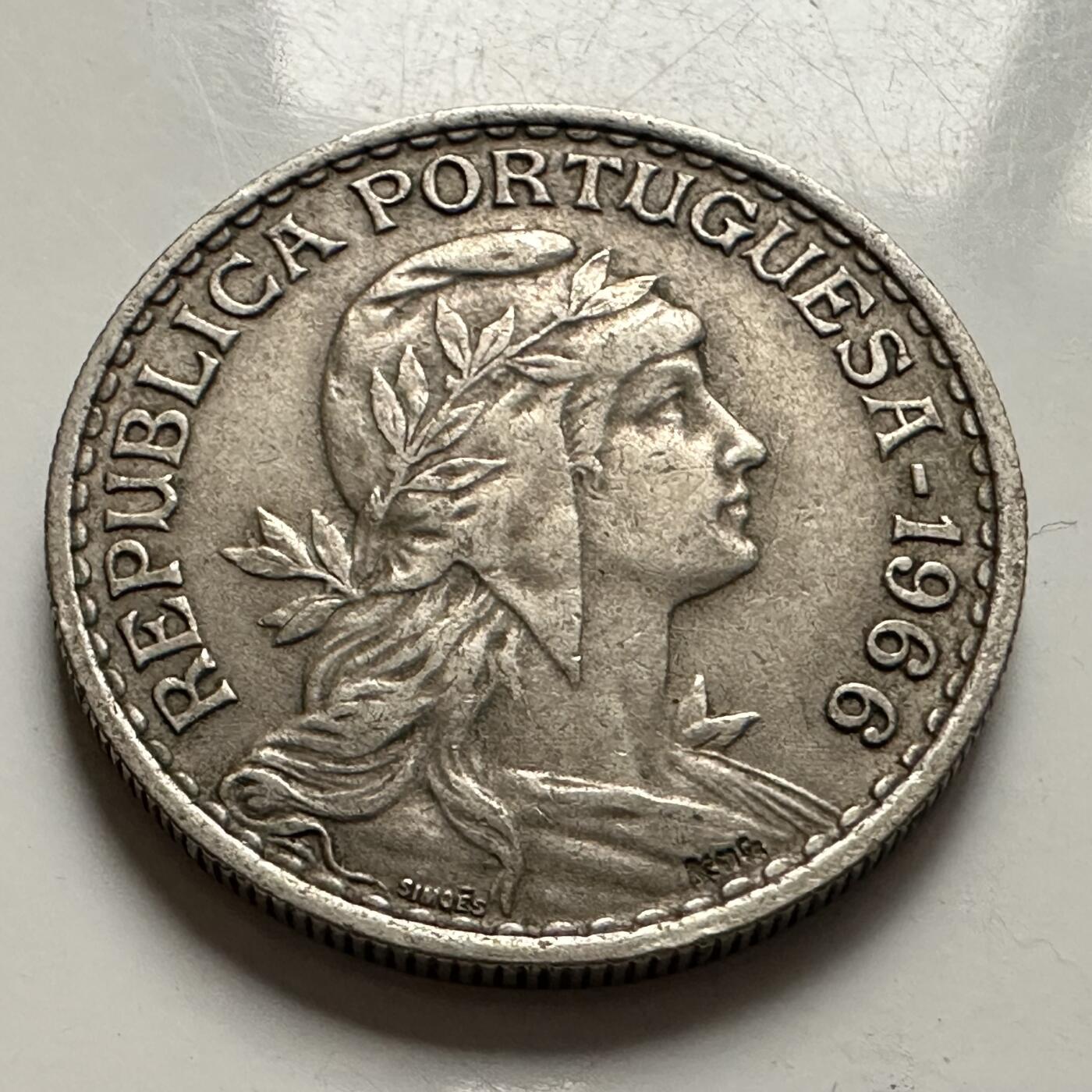 🌹外币初藏🌹🐯2025年第126场  每周二四六晚8️⃣点 接代拍 葡萄牙1966年一埃斯库多